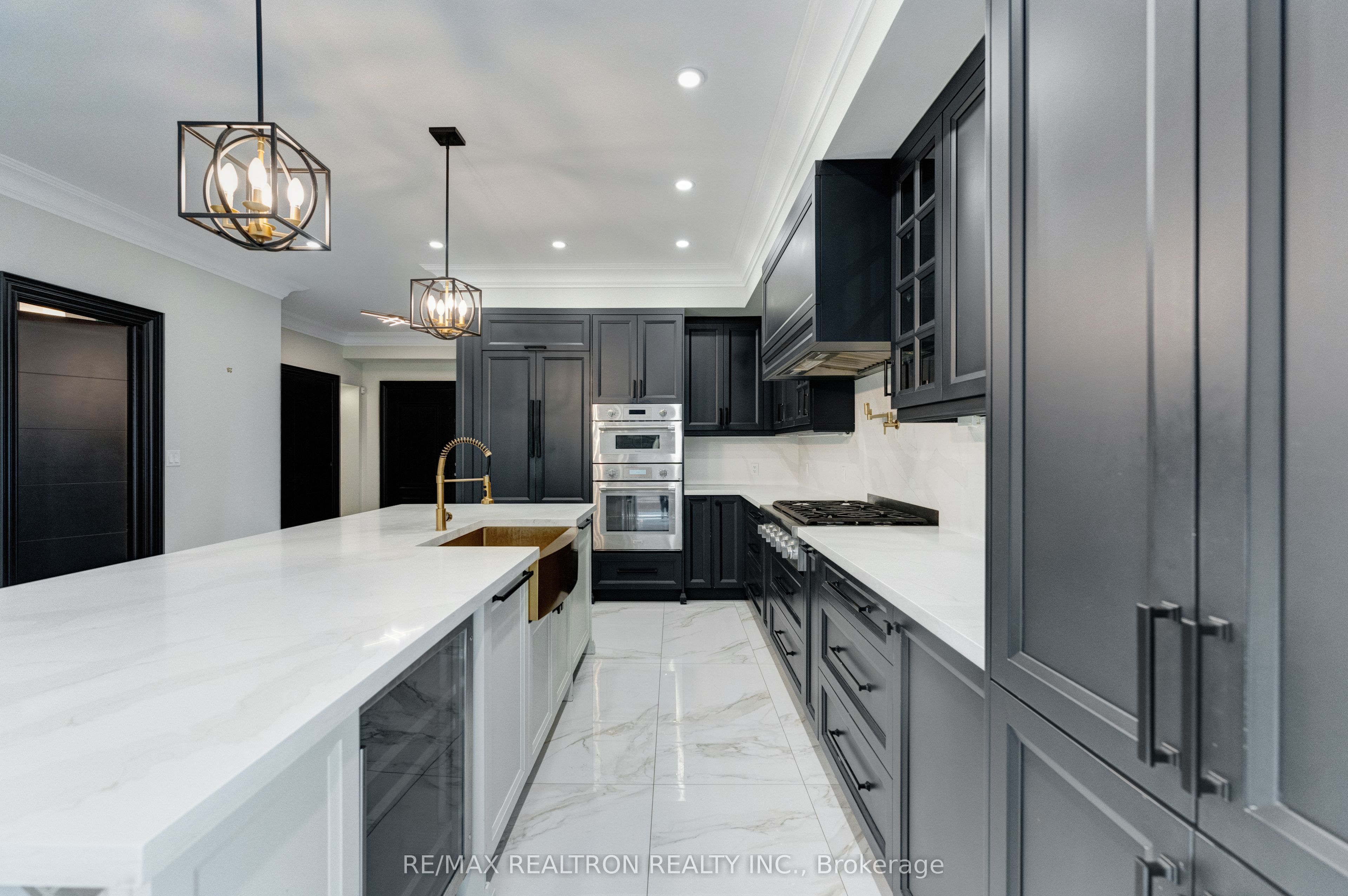 32 Bradfield Avenue W Property Photo 45