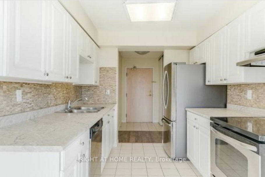 400 Webb Drive 905 Property Photo 5