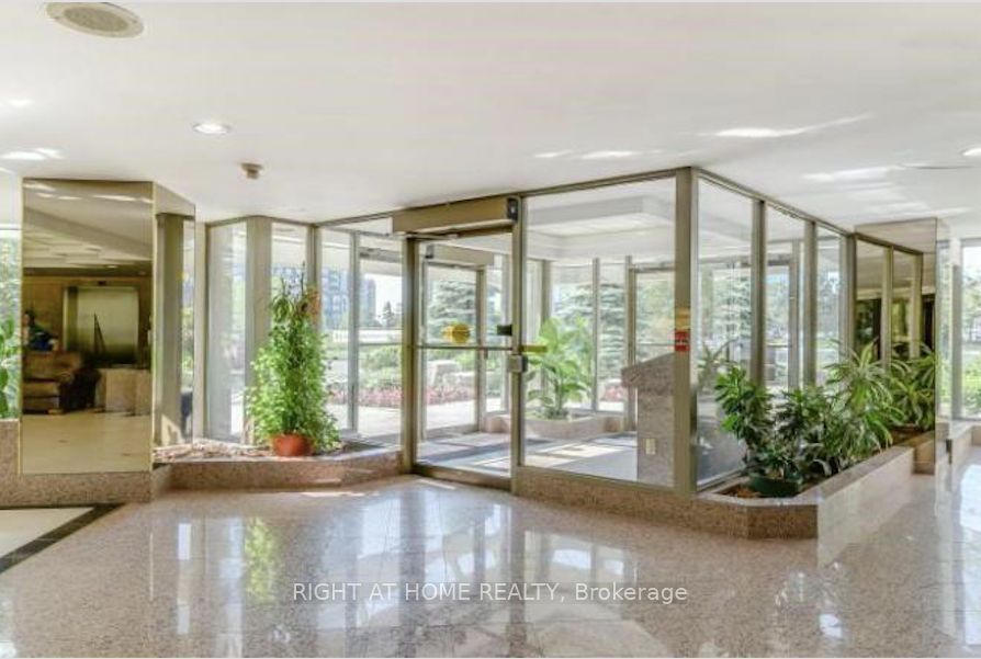 400 Webb Drive 905 Property Photo 14