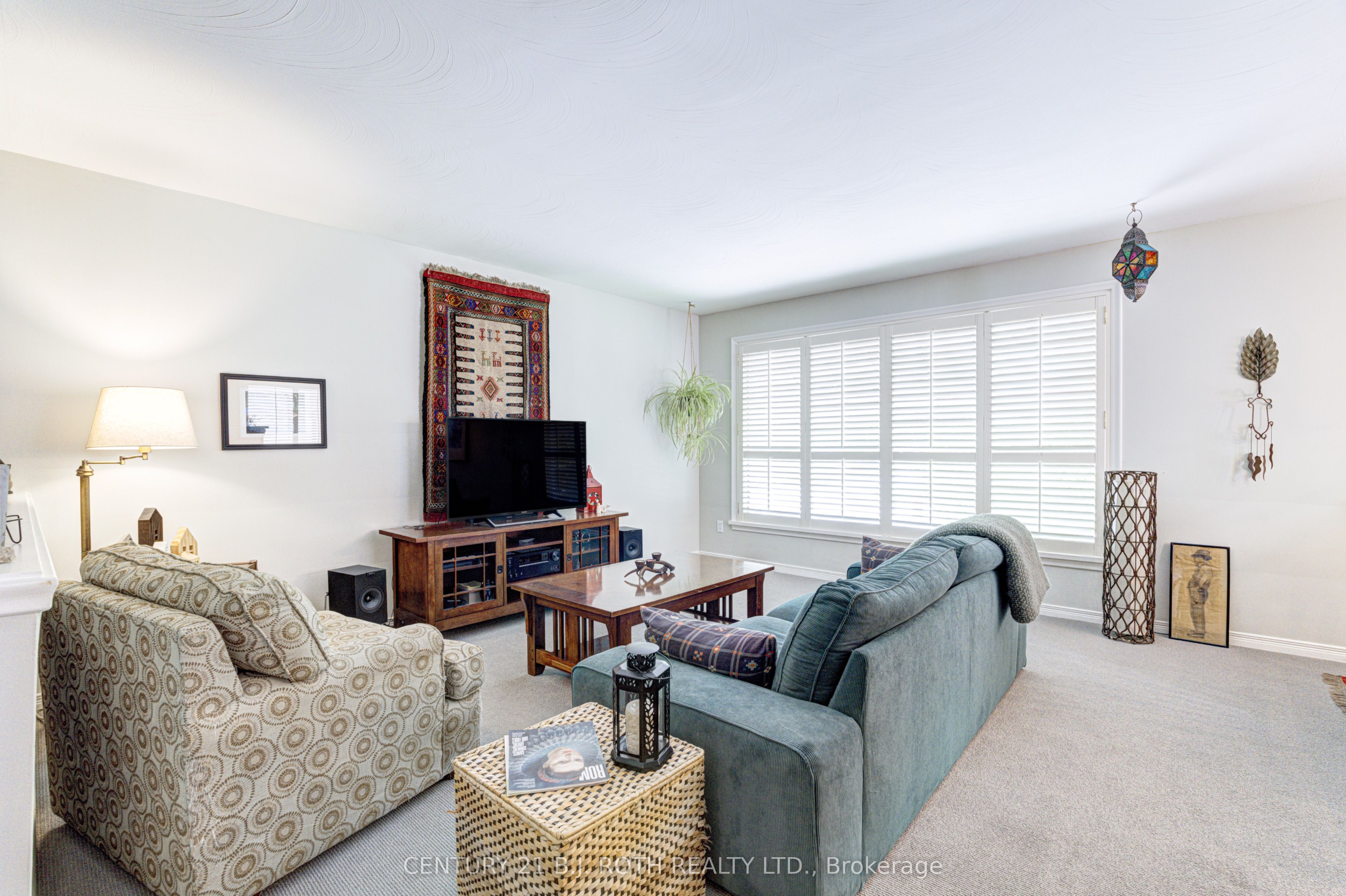 109 Wincott Drive Property Photo 4