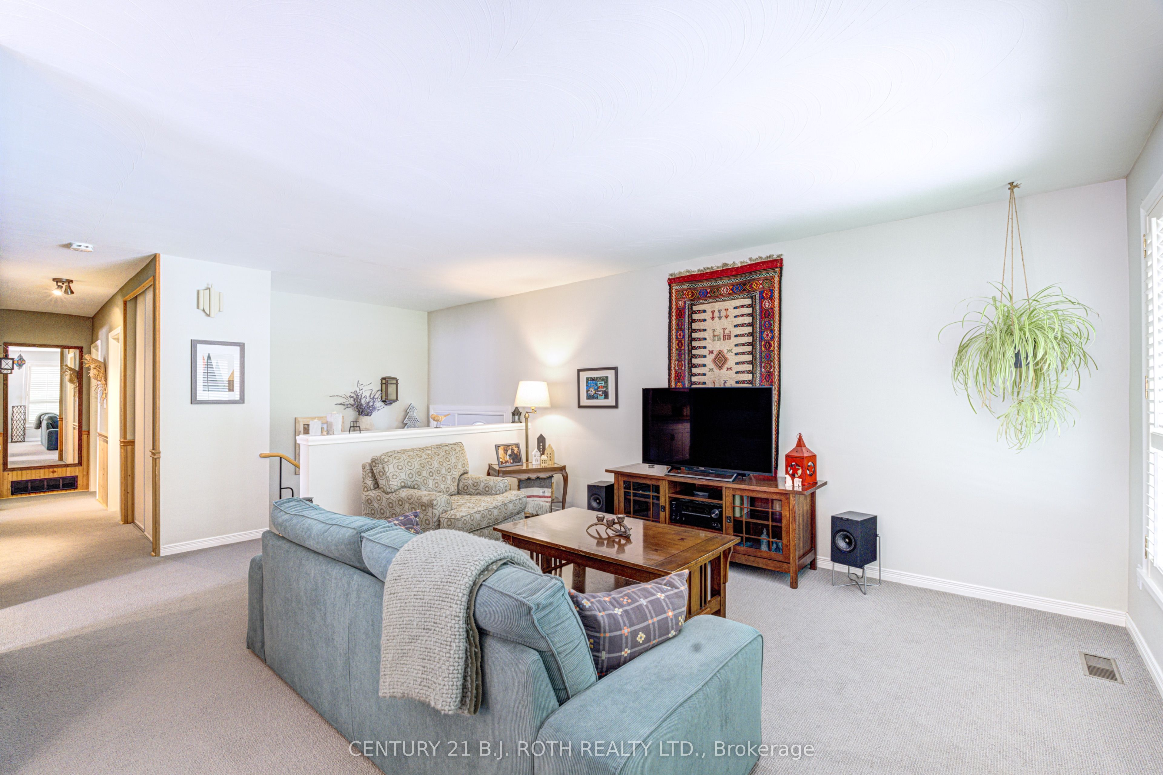 109 Wincott Drive Property Photo 6