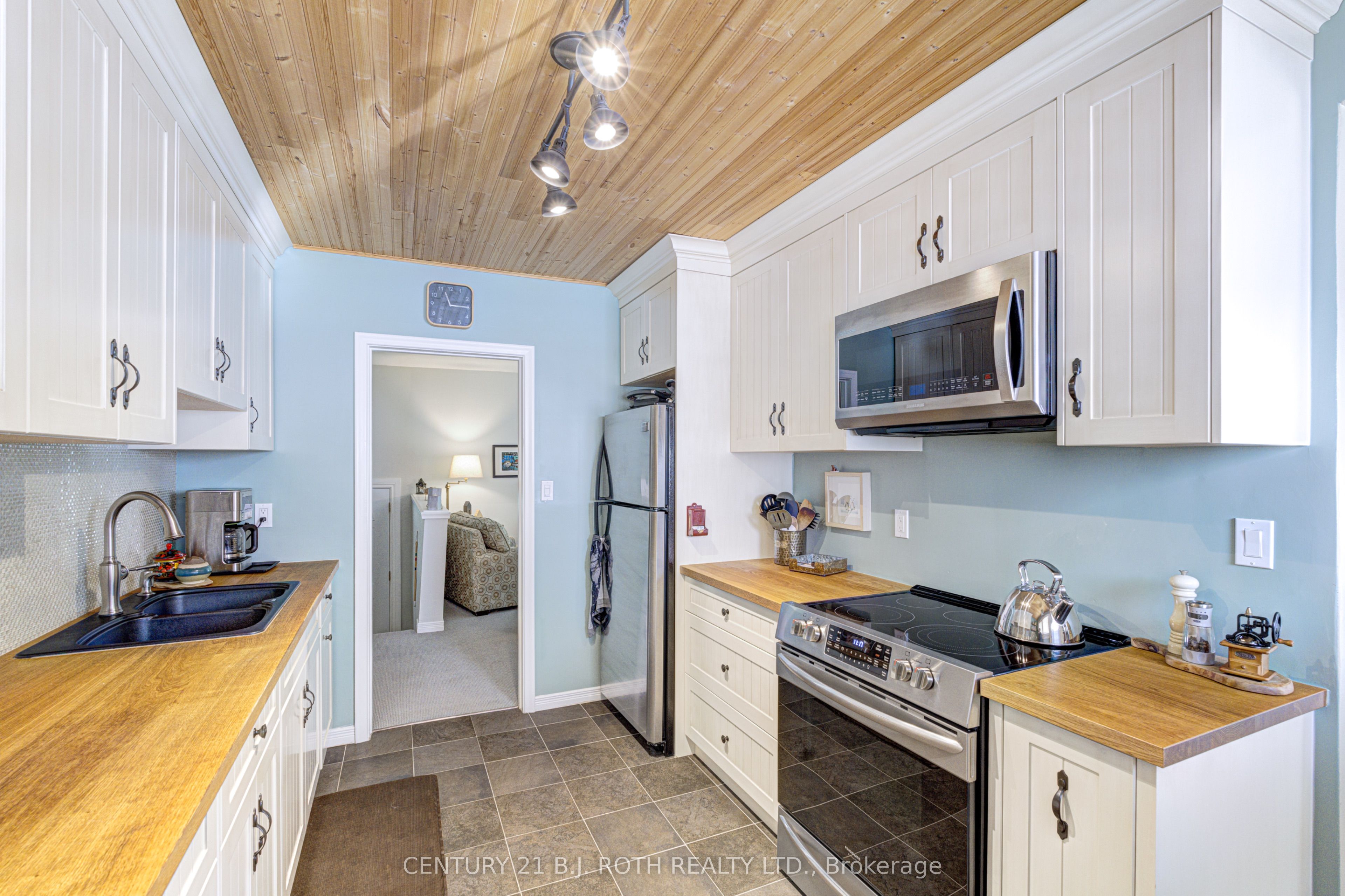 109 Wincott Drive Property Photo 14
