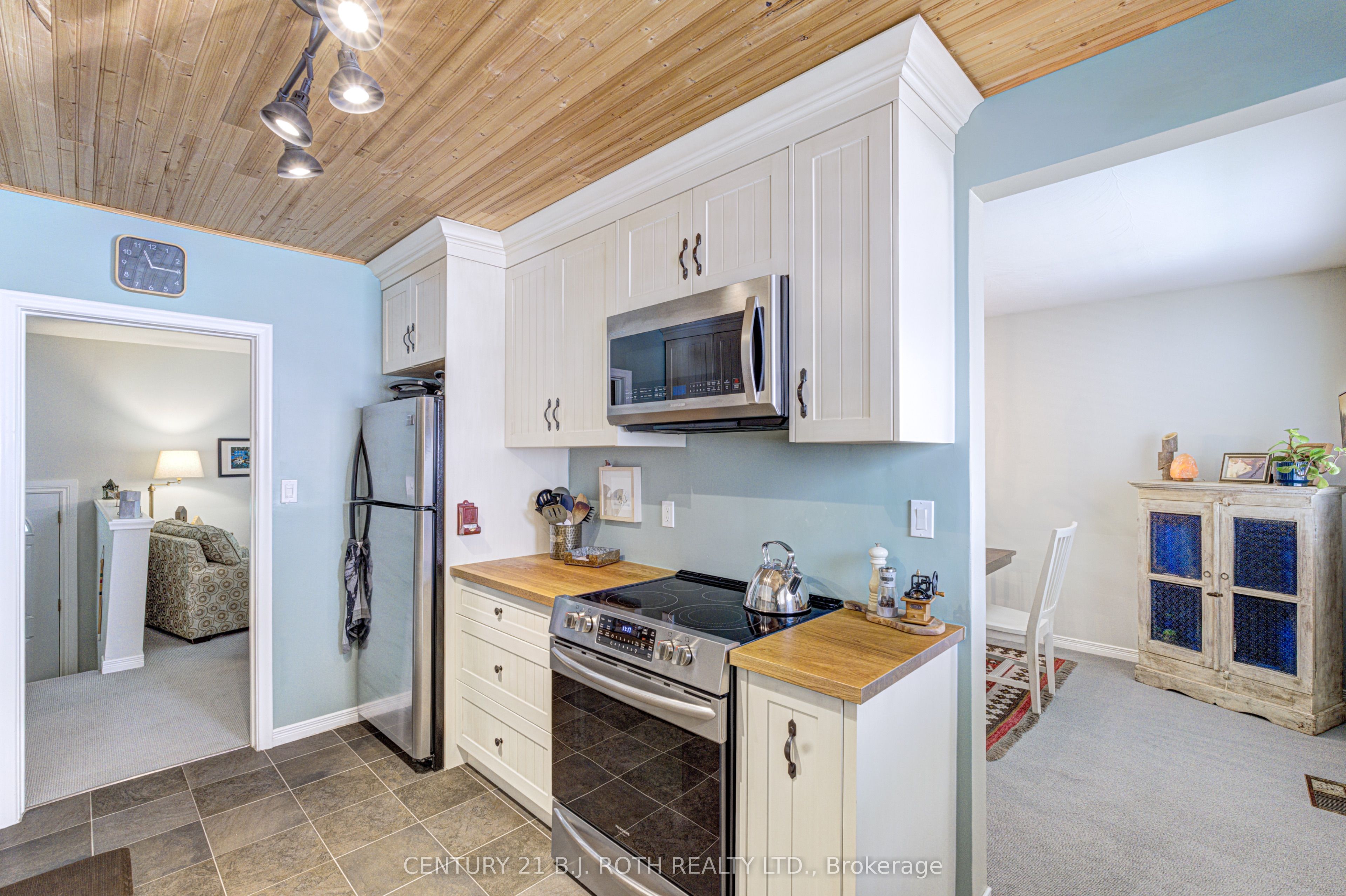109 Wincott Drive Property Photo 15