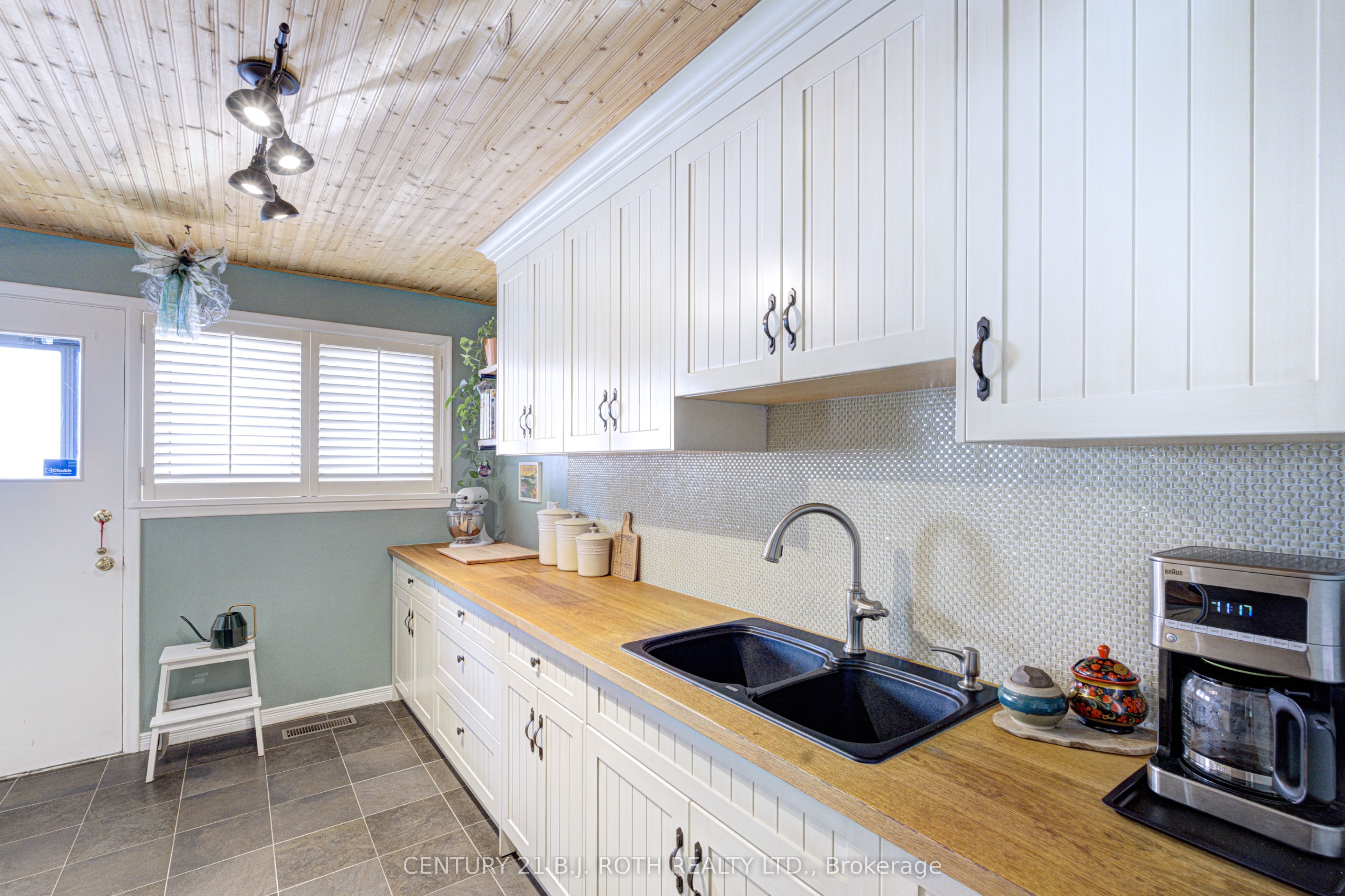 109 Wincott Drive Property Photo 17