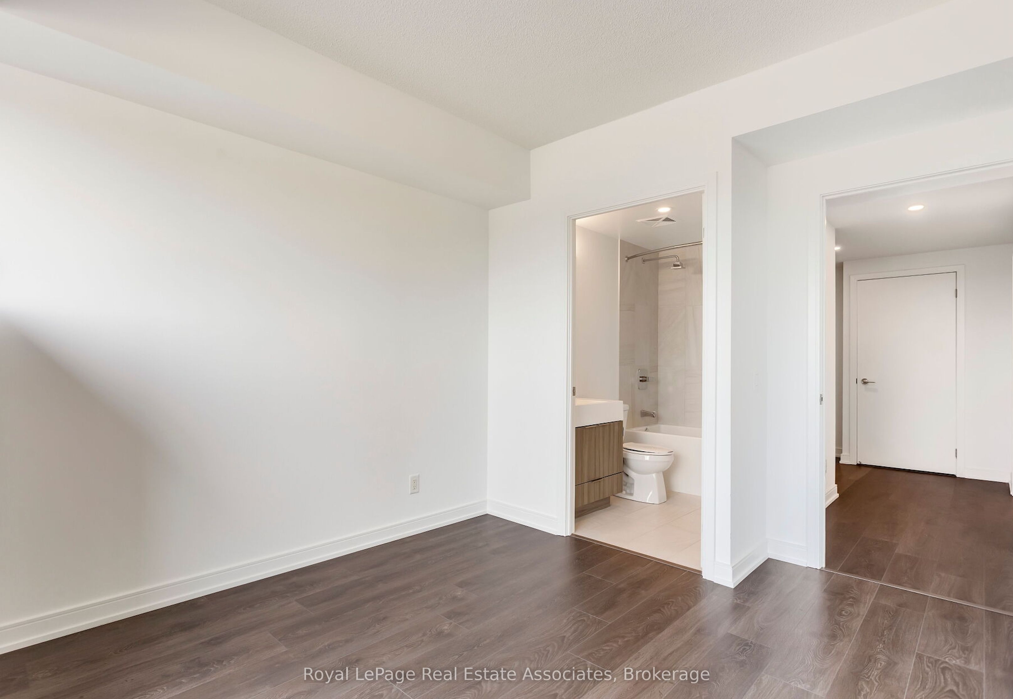 30 Samuel Wood Way 602 Property Photo 16