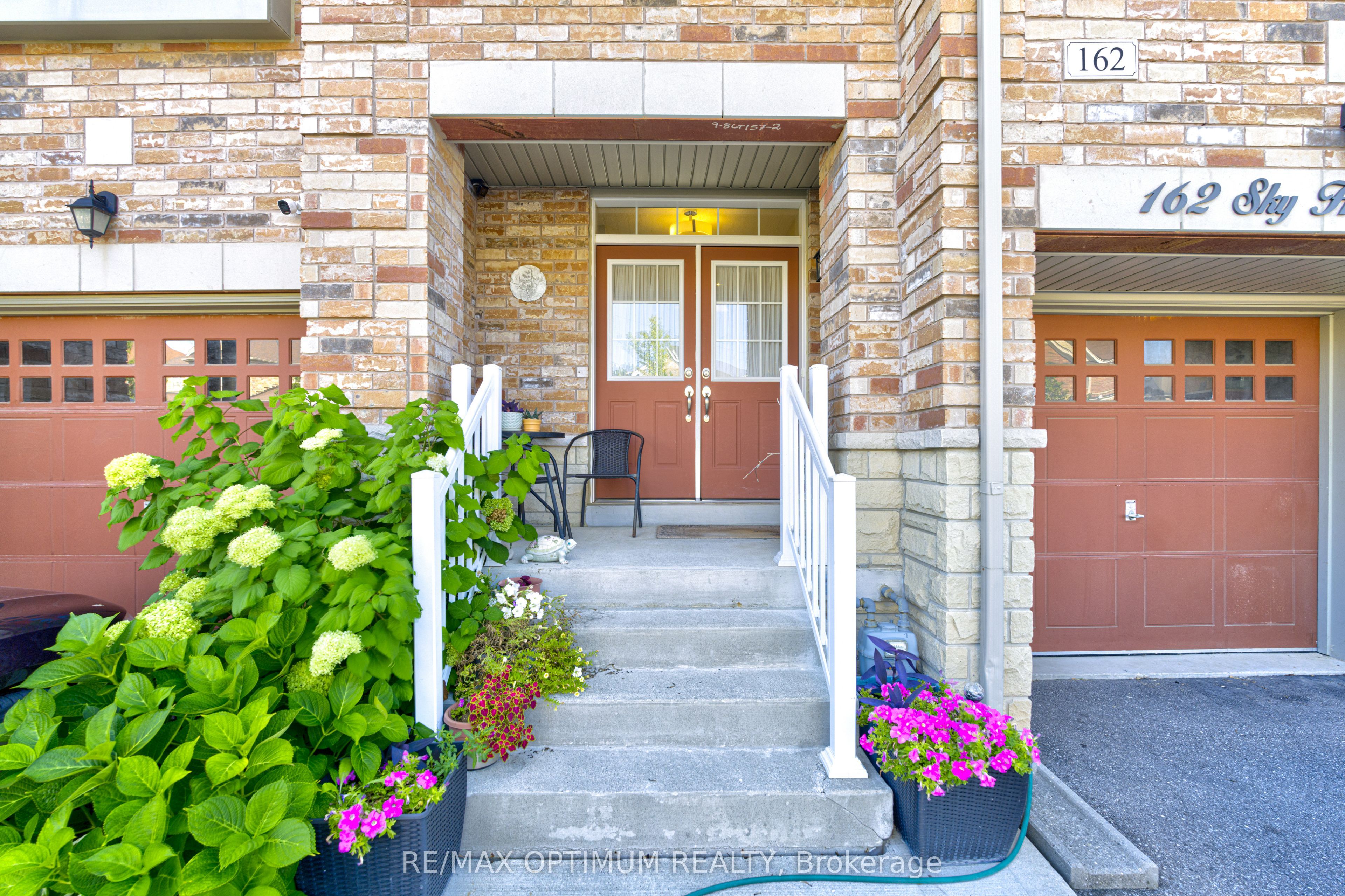162 Sky Harbour Drive Property Photo 2