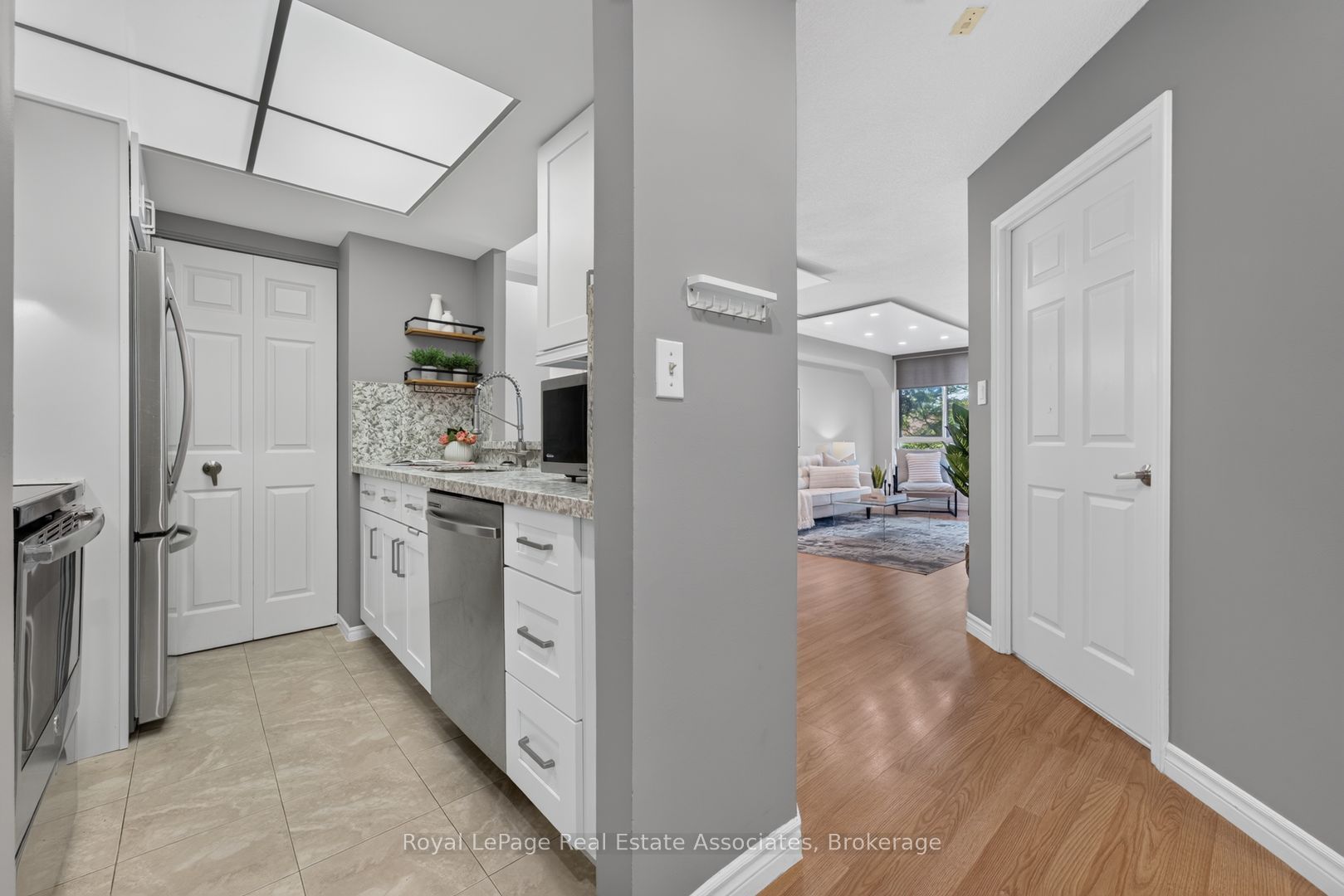 1001 Cedarglen Gate 221 Property Photo 10