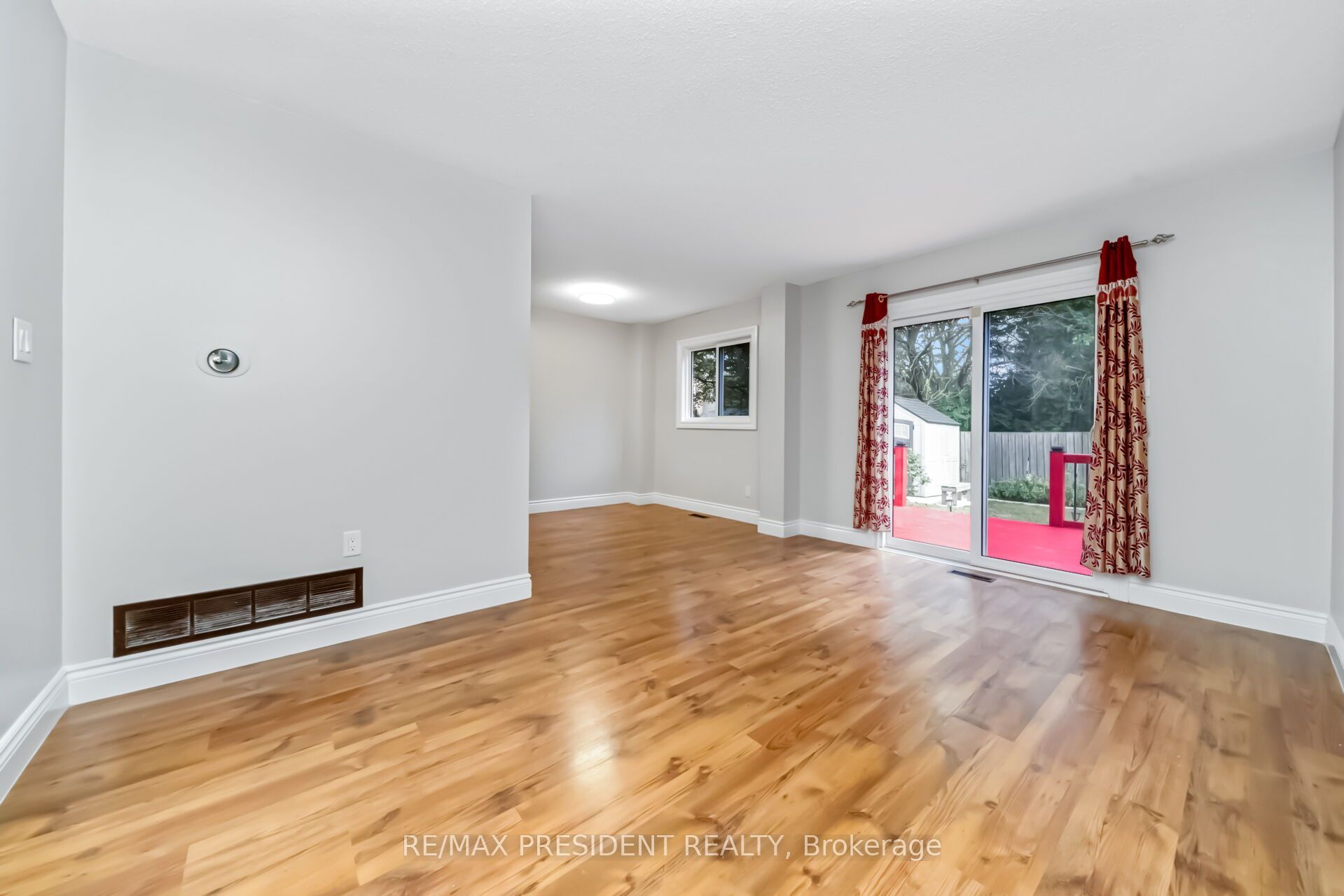 91 Martindale Crescent Property Photo 9
