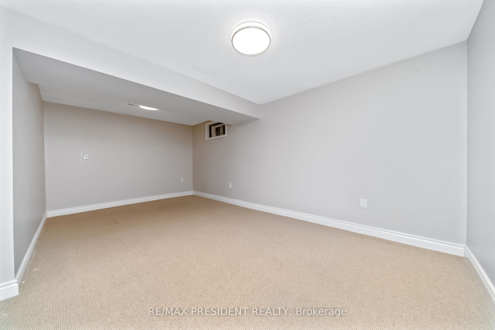 91 Martindale Crescent Property Photo 31