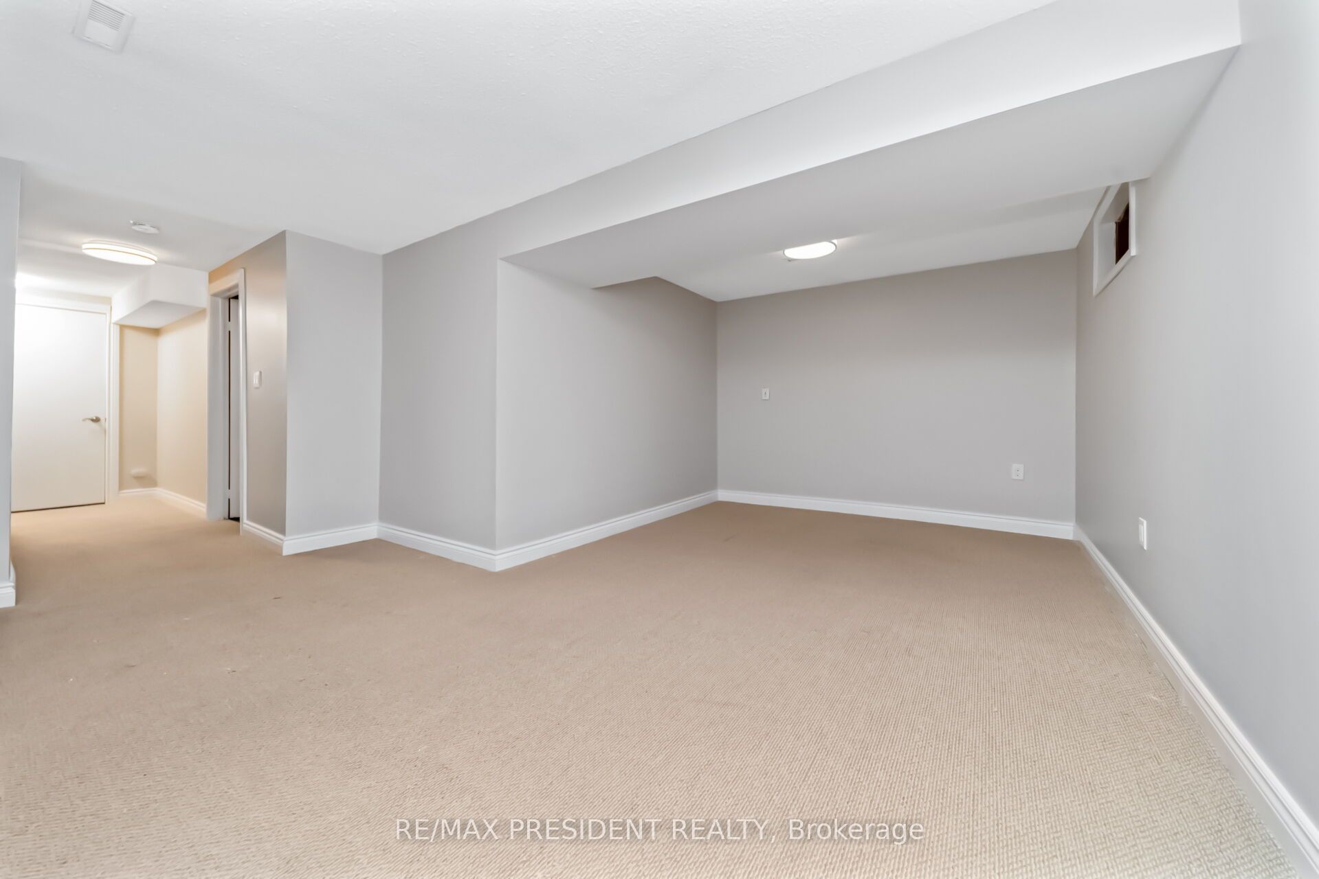 91 Martindale Crescent Property Photo 32
