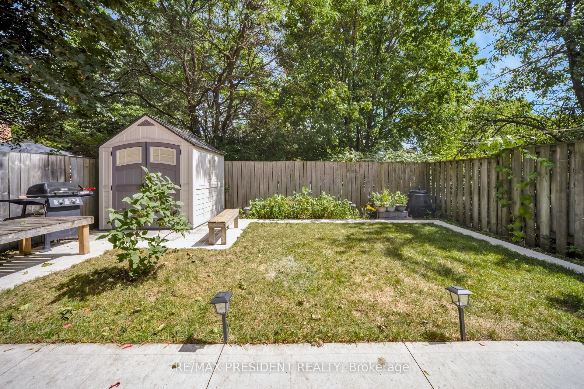 91 Martindale Crescent Property Photo 36