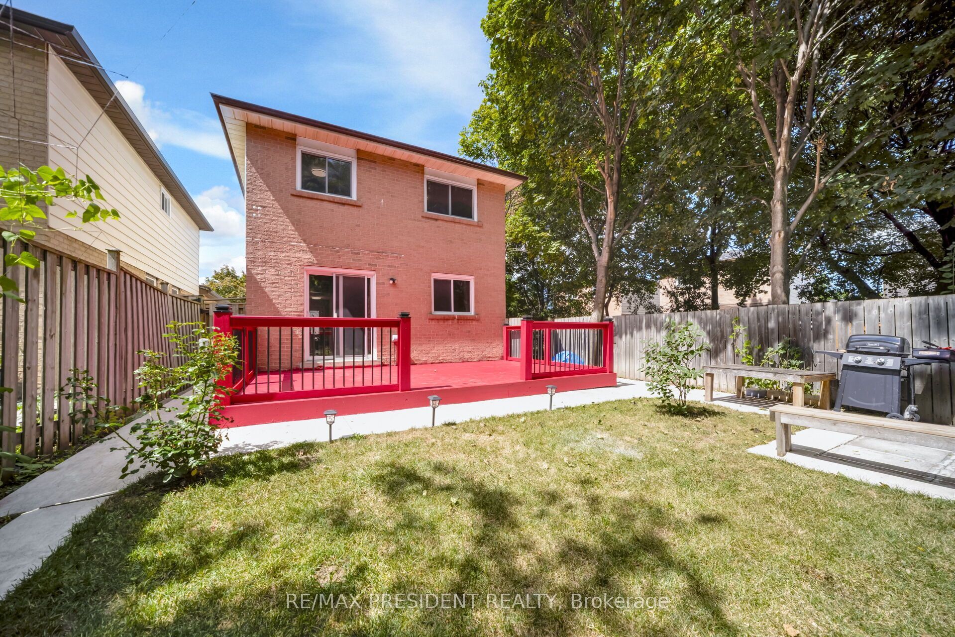 91 Martindale Crescent Property Photo 37