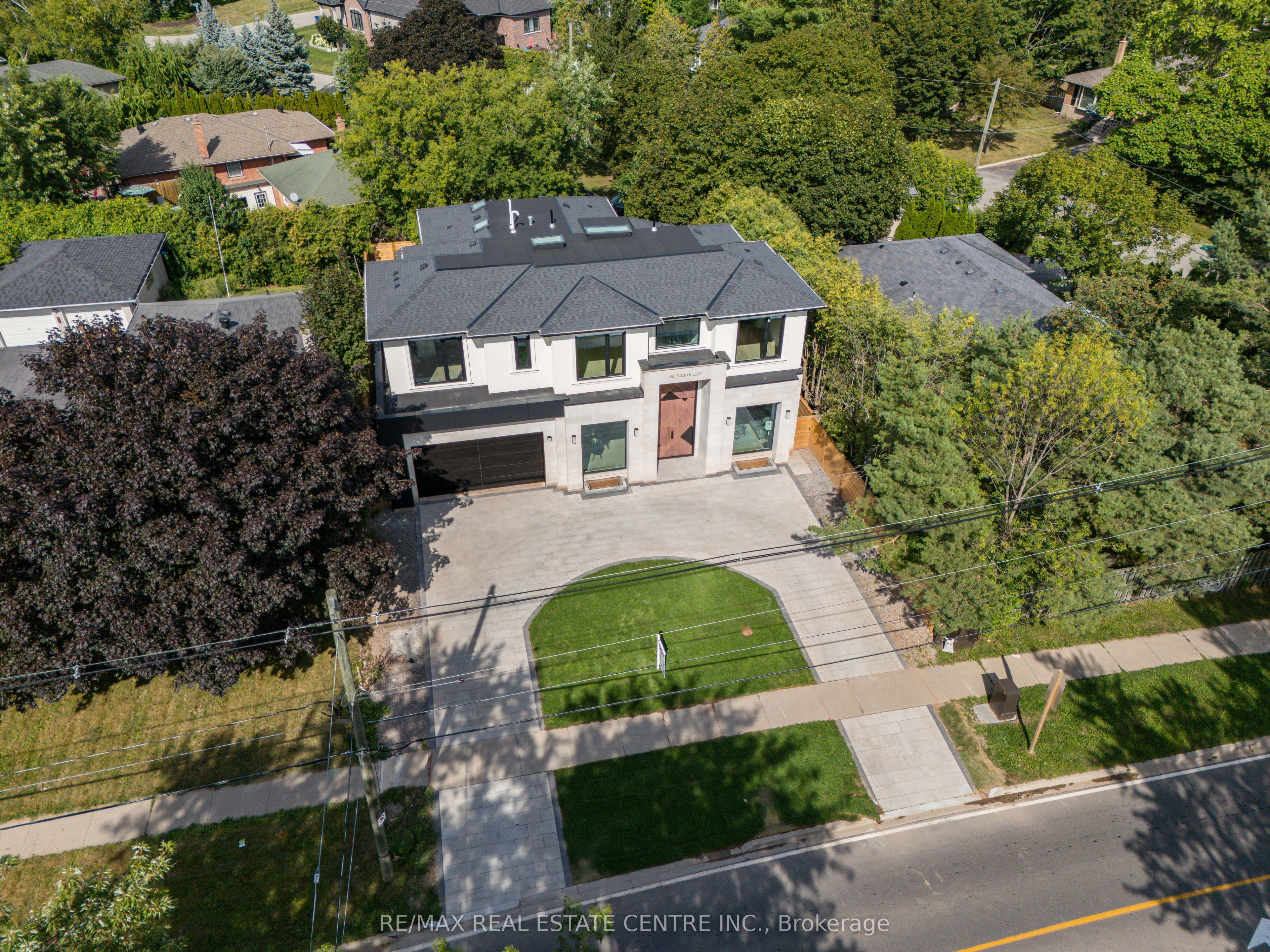491 Fourth Line Property Photo 1