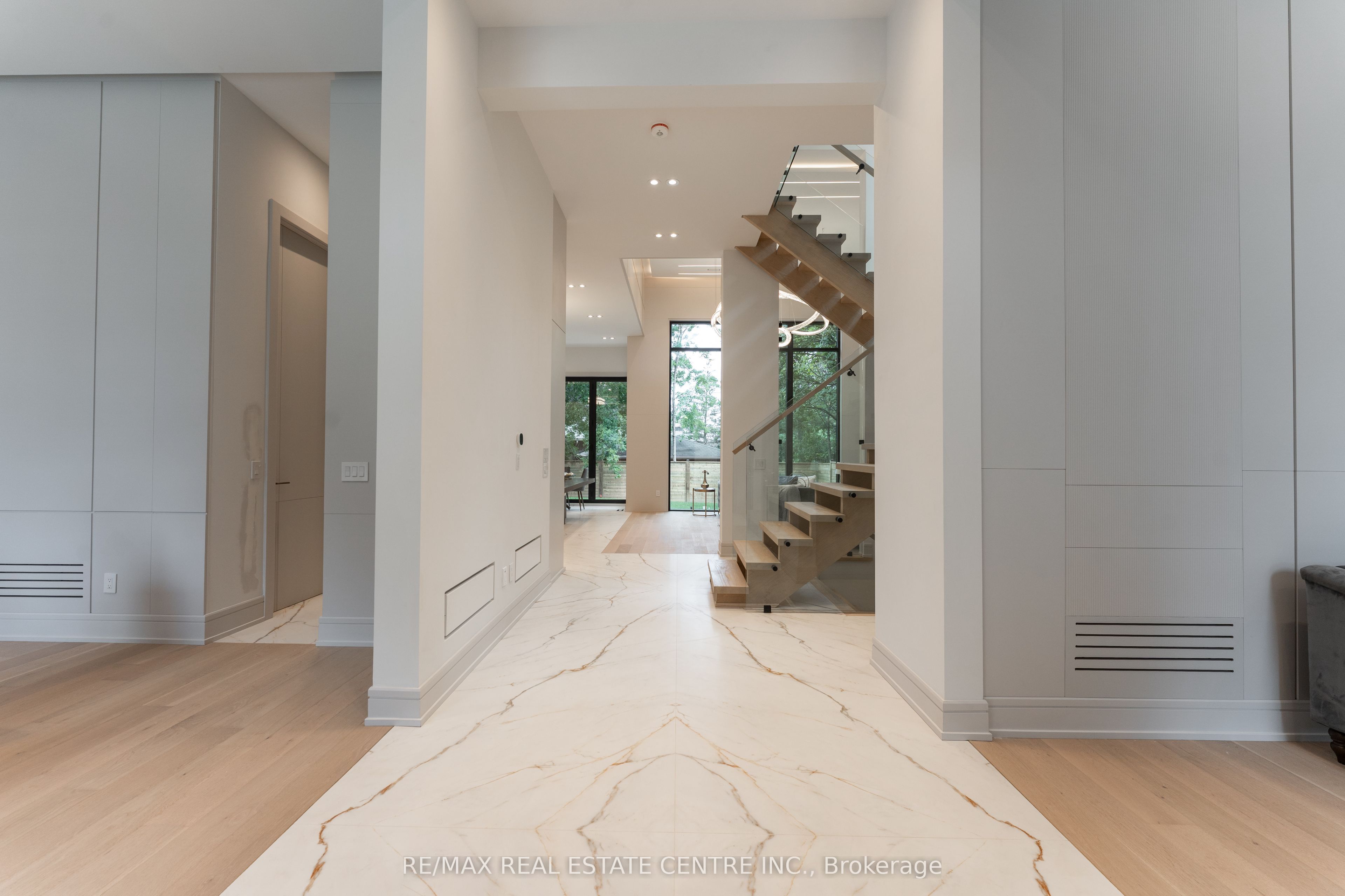 491 Fourth Line Property Photo 5