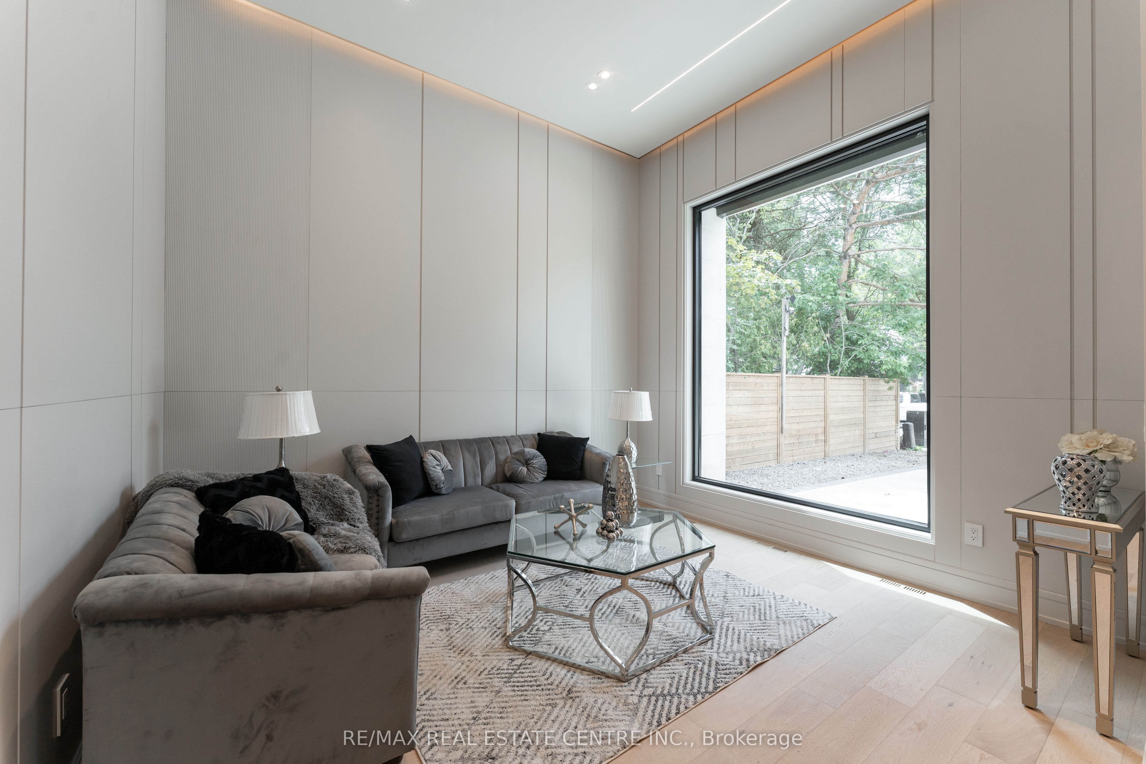 491 Fourth Line Property Photo 6