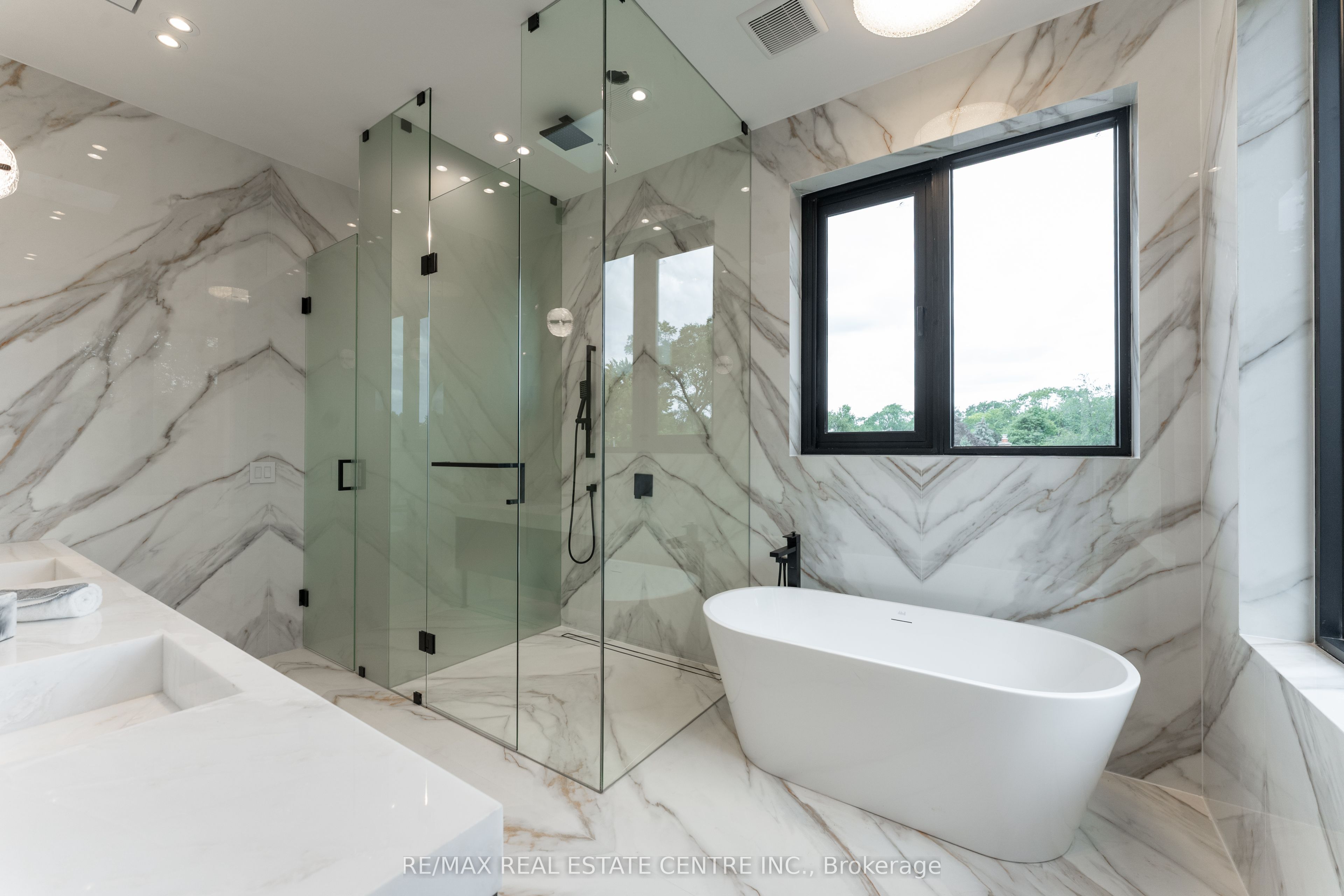 491 Fourth Line Property Photo 23