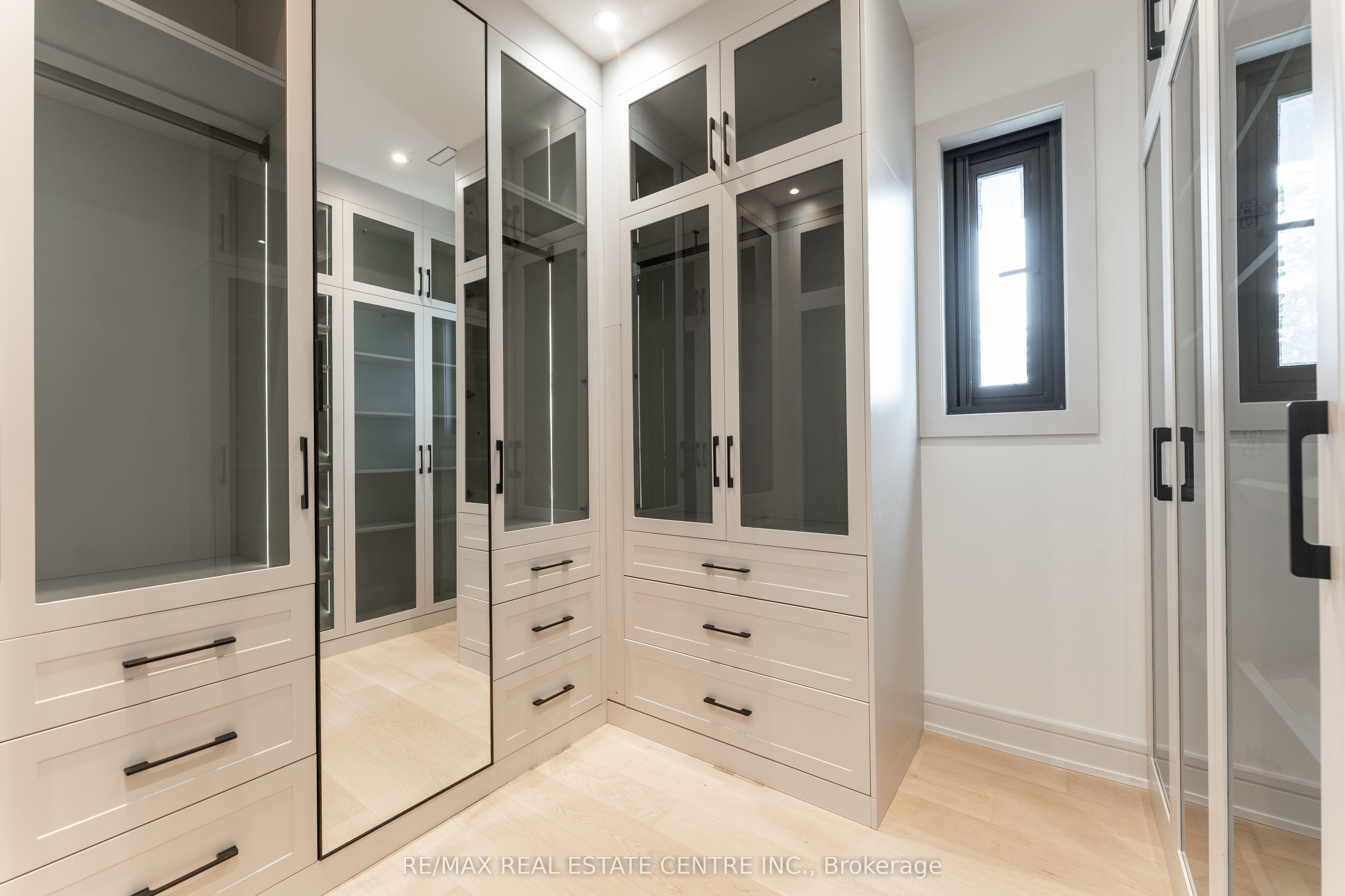 491 Fourth Line Property Photo 26