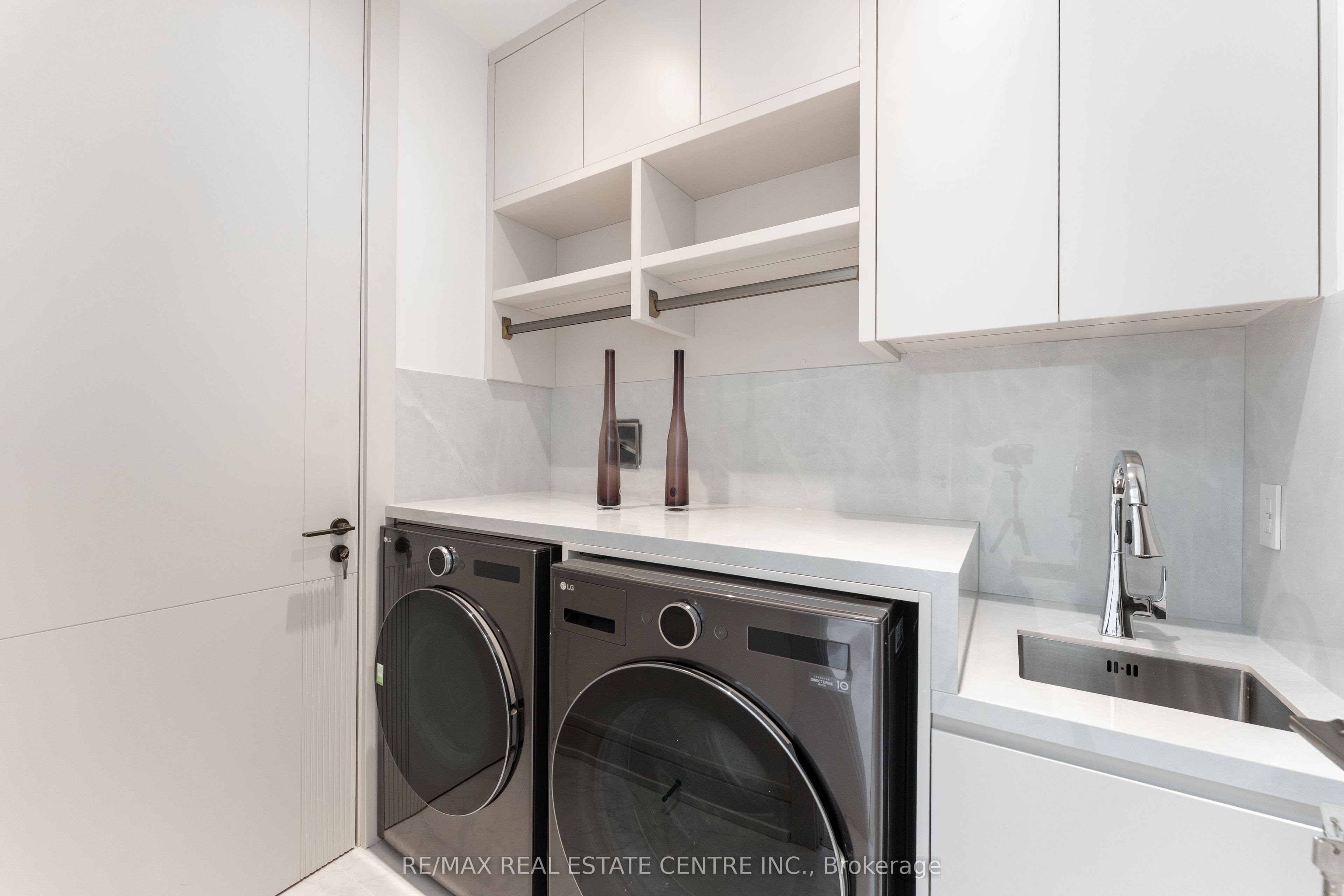 491 Fourth Line Property Photo 35