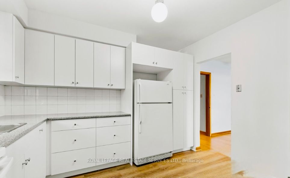 50 Peter Street 2 Property Photo 7