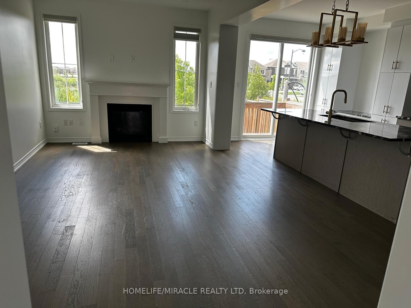 147 Yates Drive Upper Property Photo 6