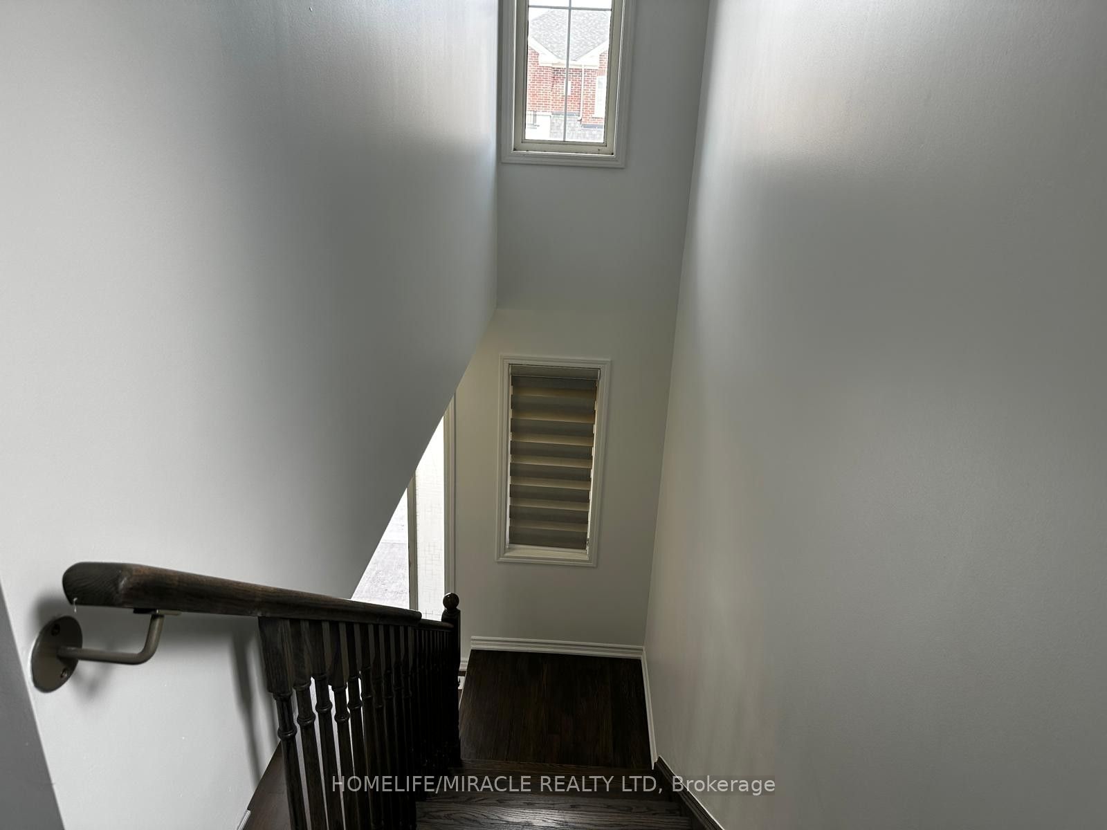 147 Yates Drive Upper Property Photo 16