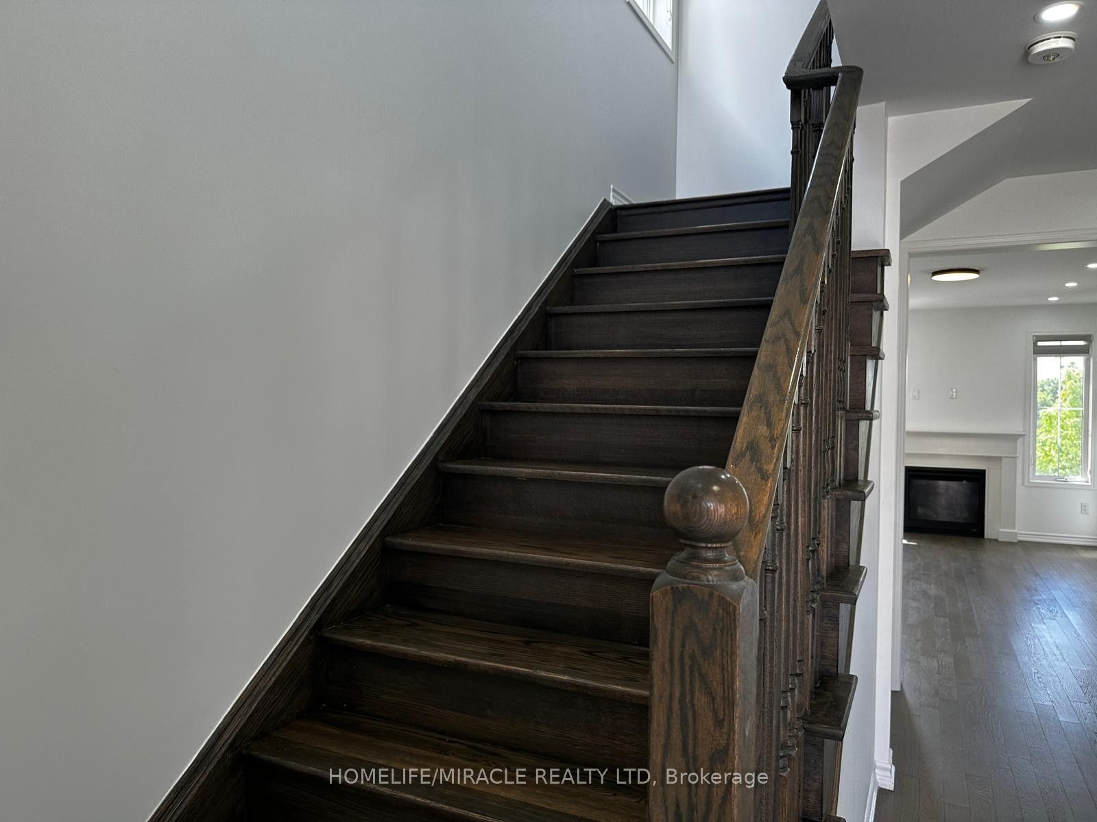 147 Yates Drive Upper Property Photo 21