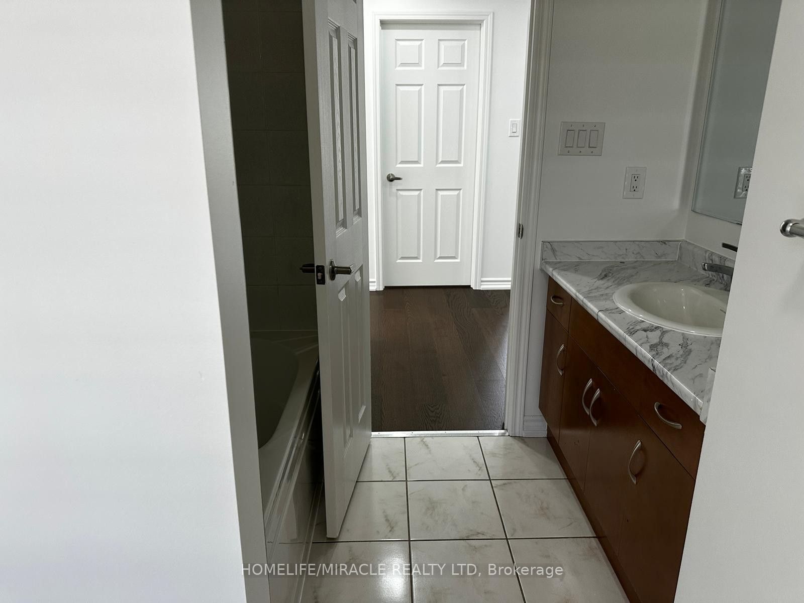 147 Yates Drive Upper Property Photo 26