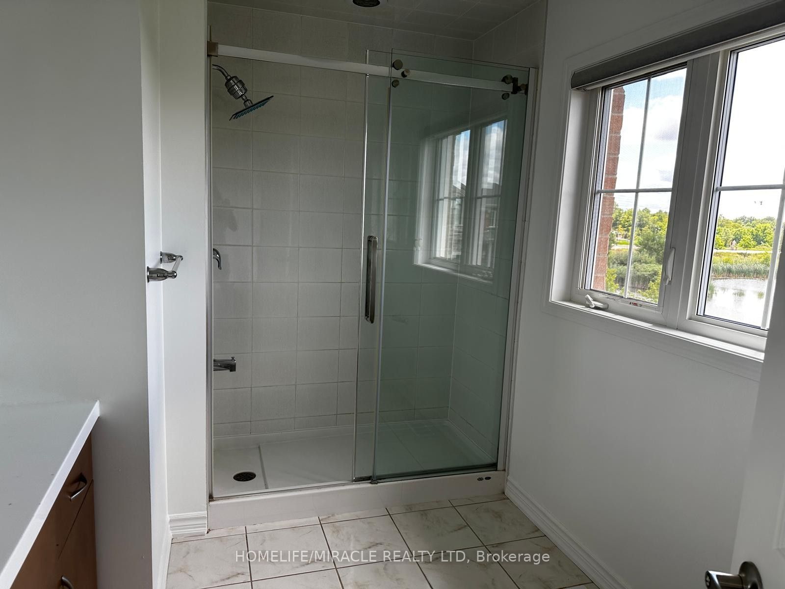 147 Yates Drive Upper Property Photo 28