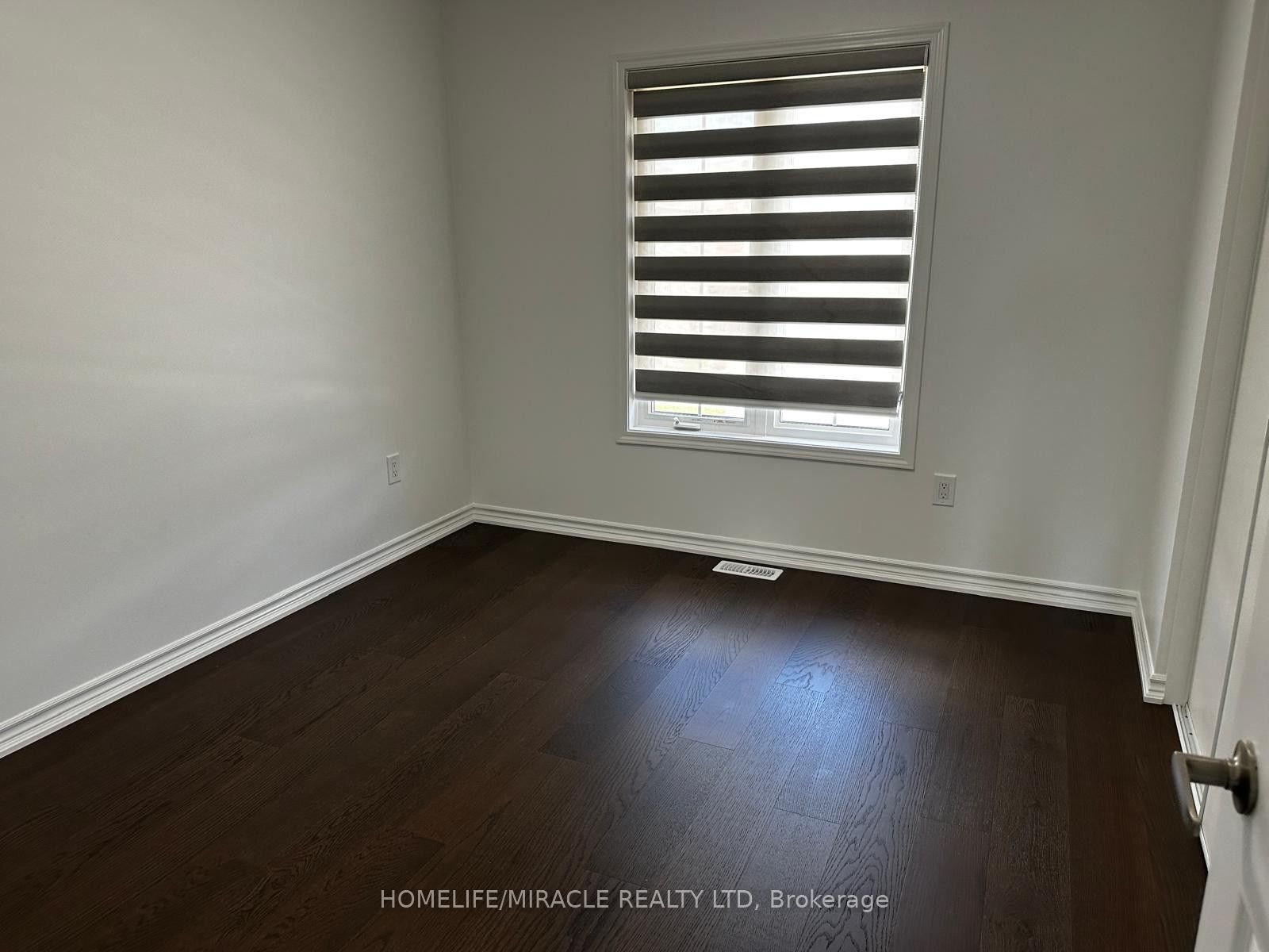 147 Yates Drive Upper Property Photo 33