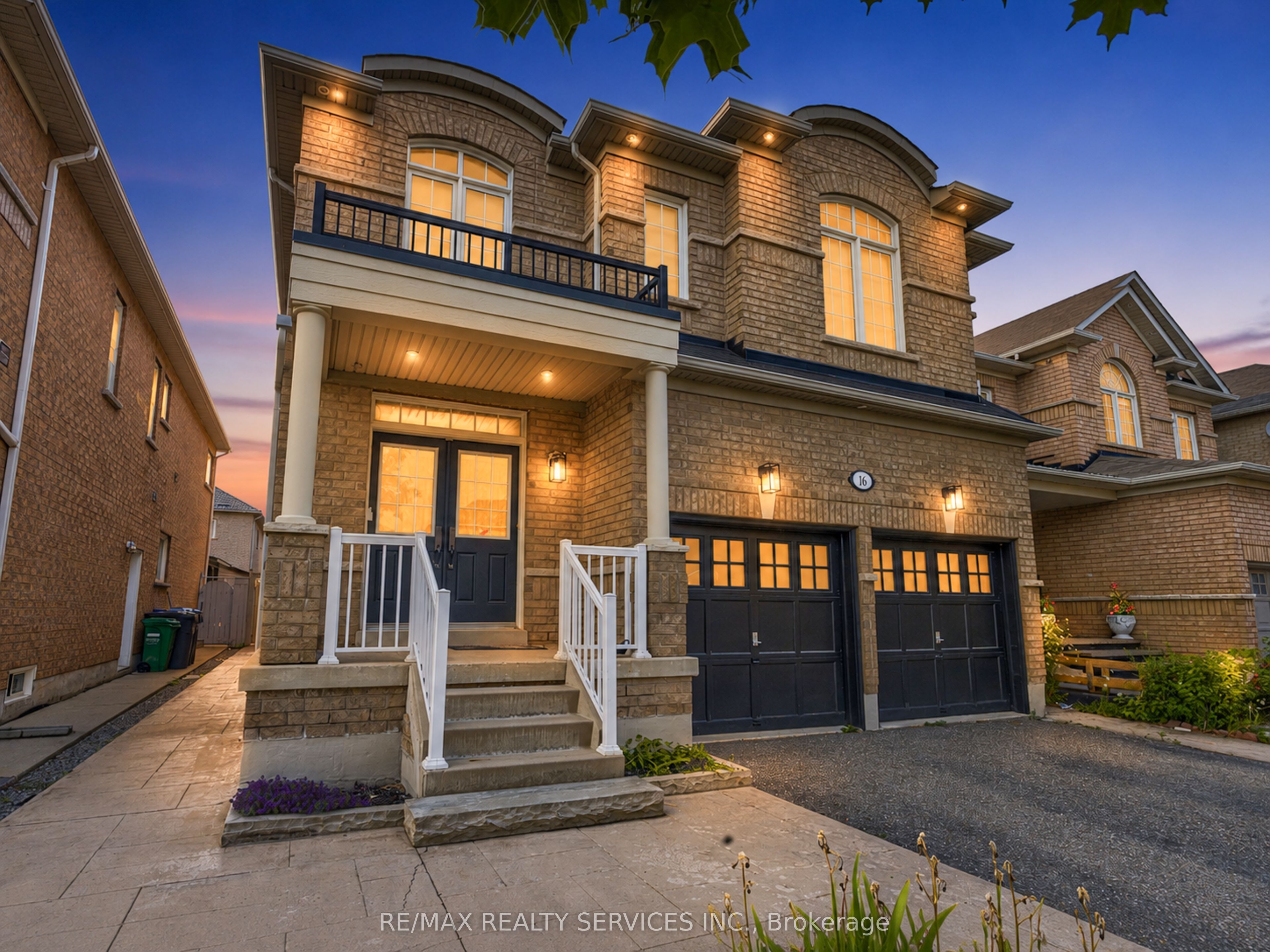 16 Fallgate Drive Property Photo 2