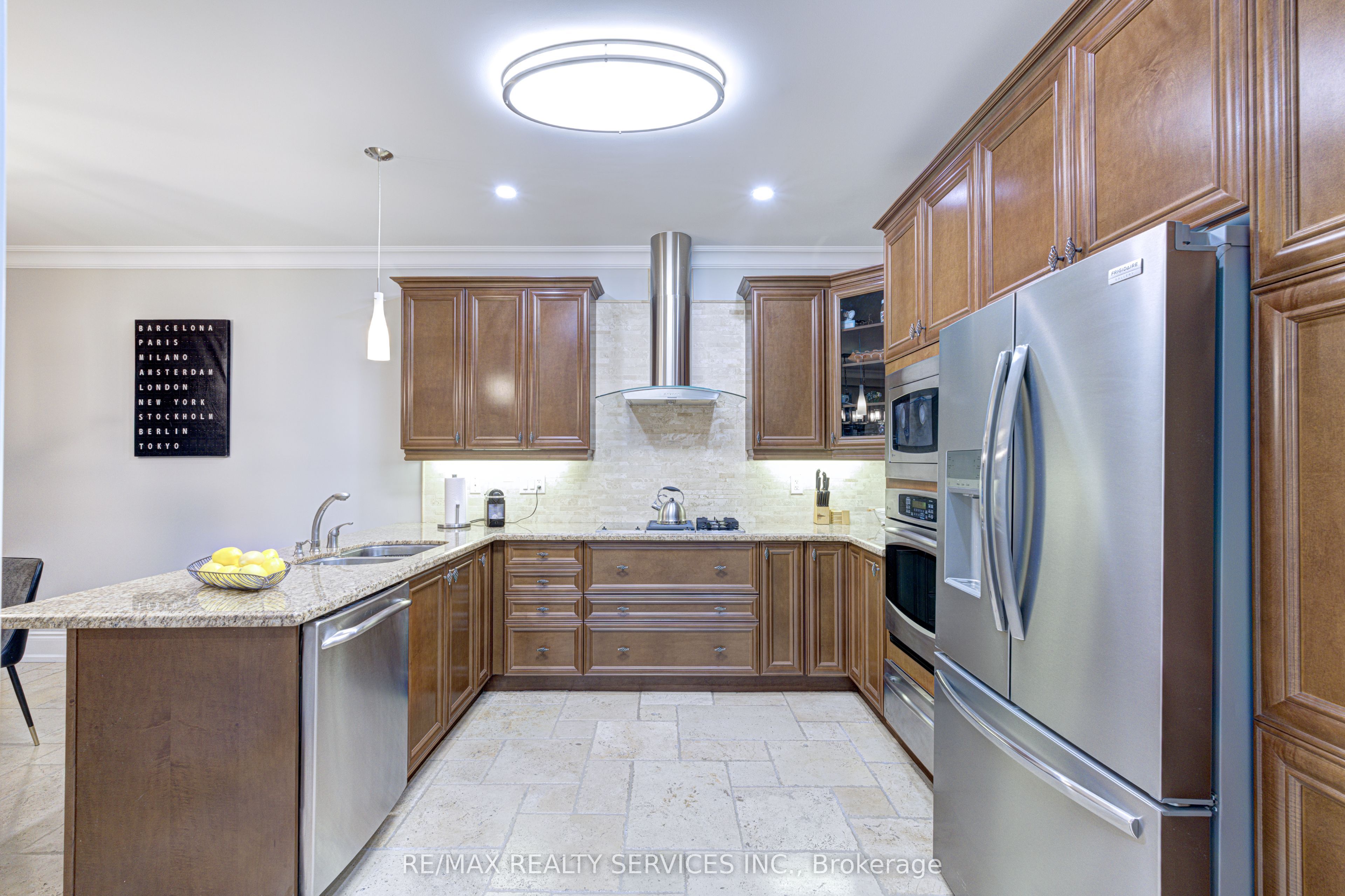 16 Fallgate Drive Property Photo 13