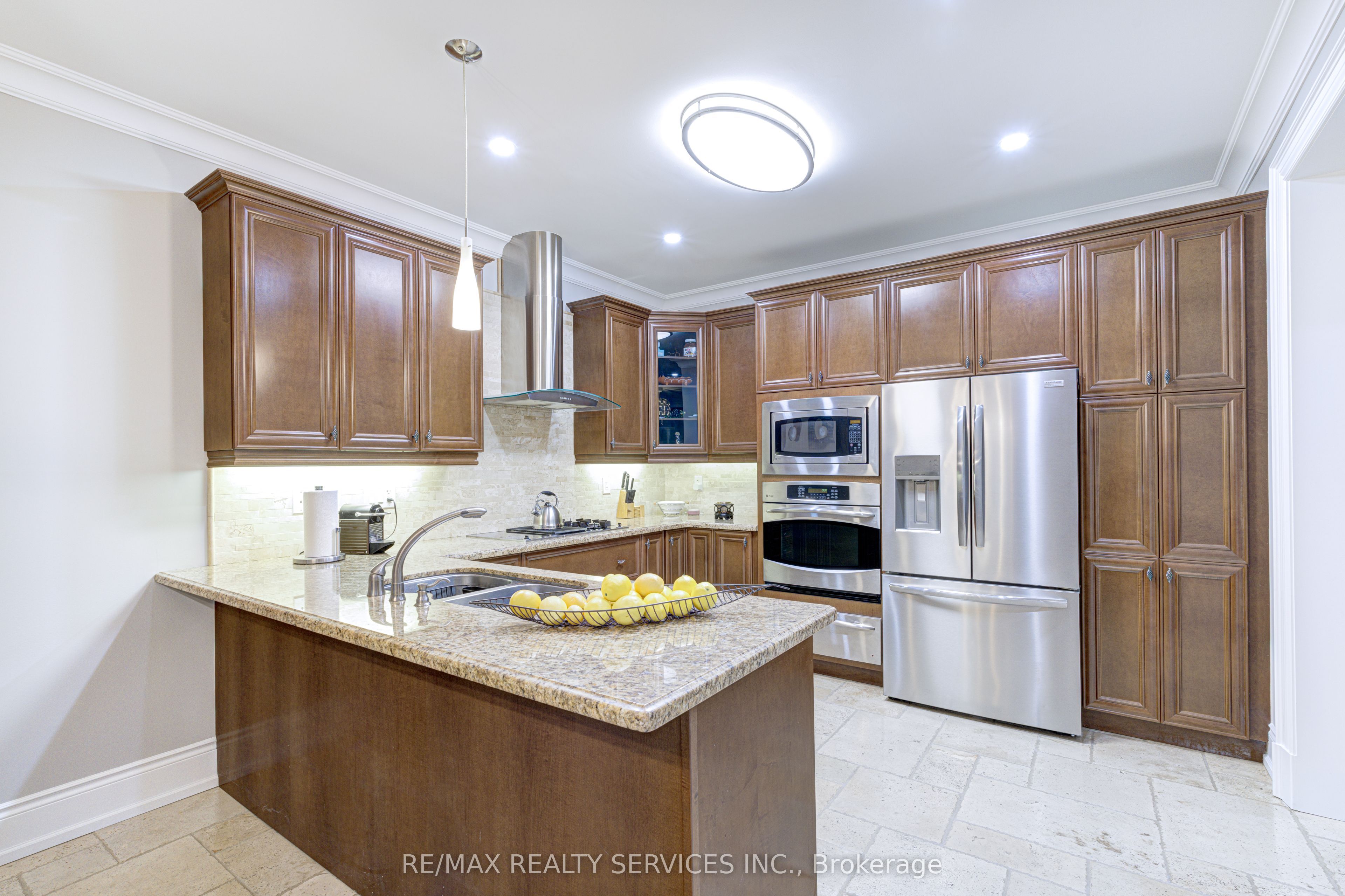 16 Fallgate Drive Property Photo 15