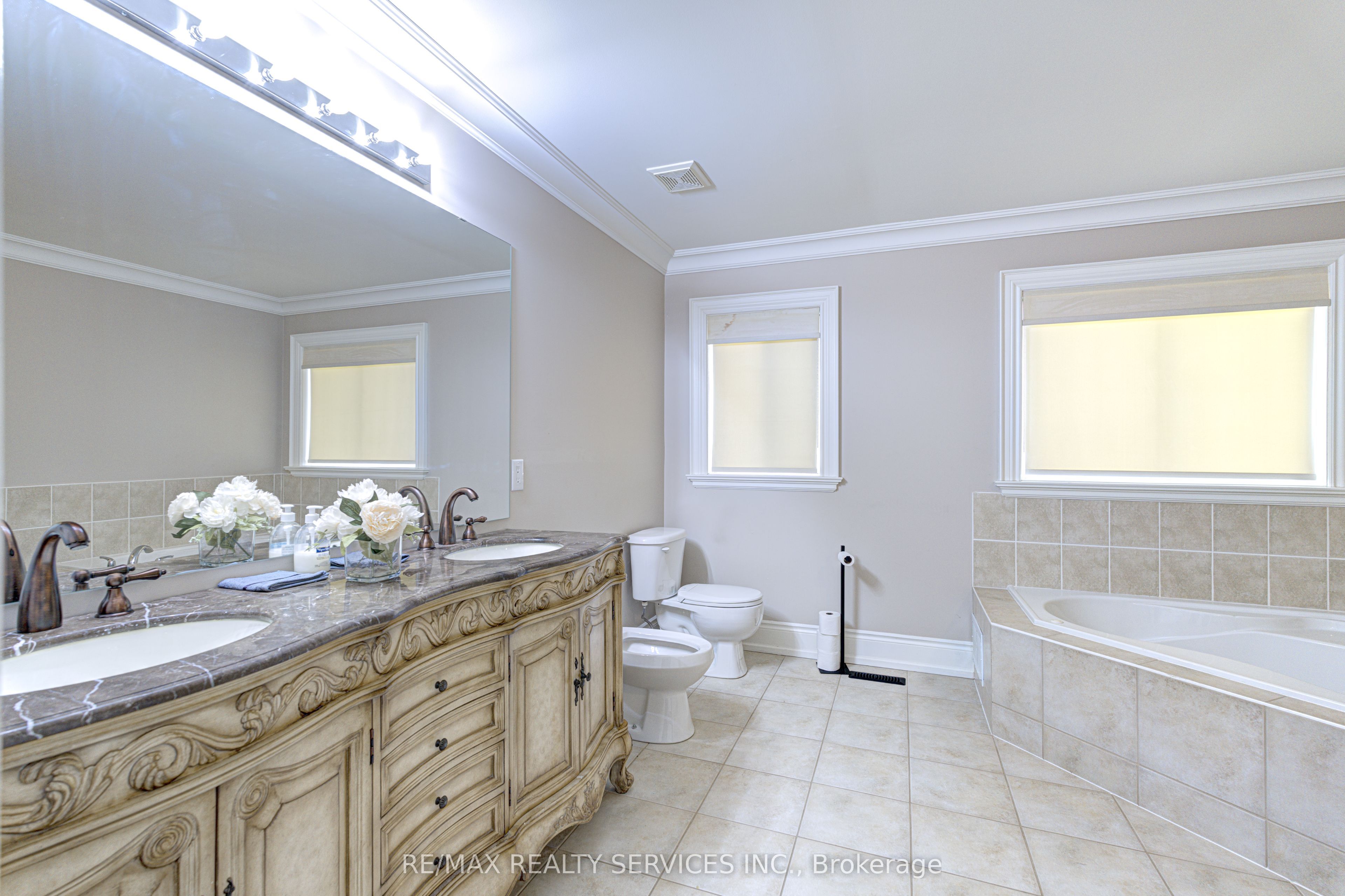16 Fallgate Drive Property Photo 25