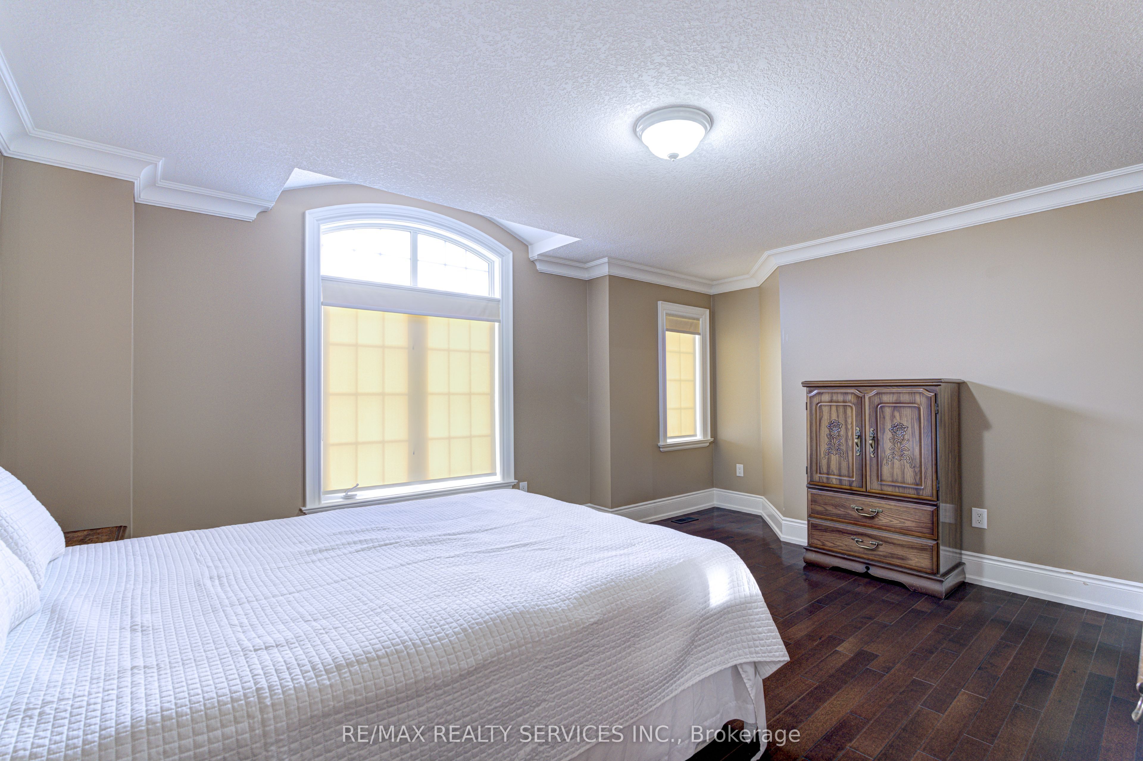 16 Fallgate Drive Property Photo 28