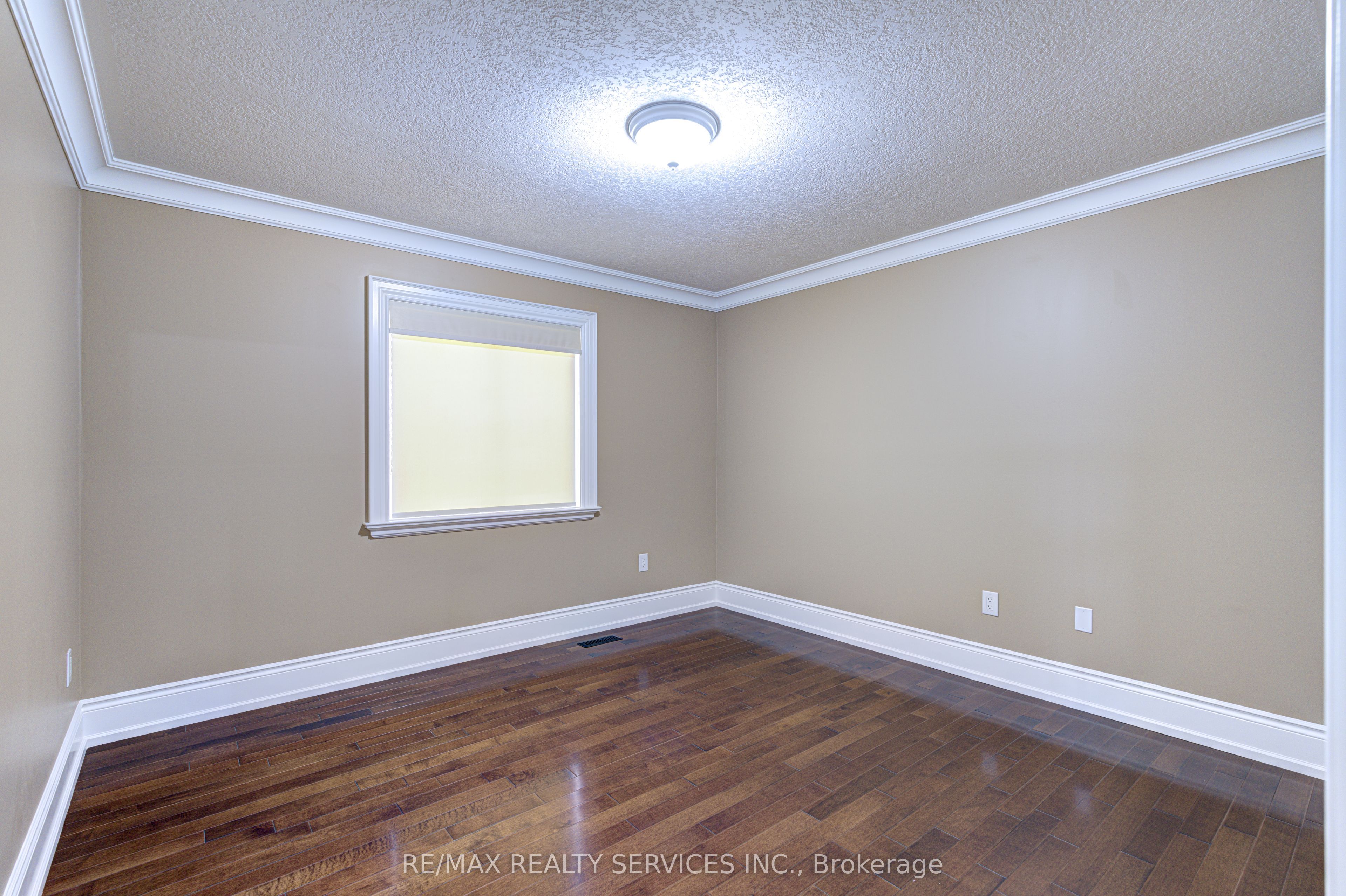 16 Fallgate Drive Property Photo 29