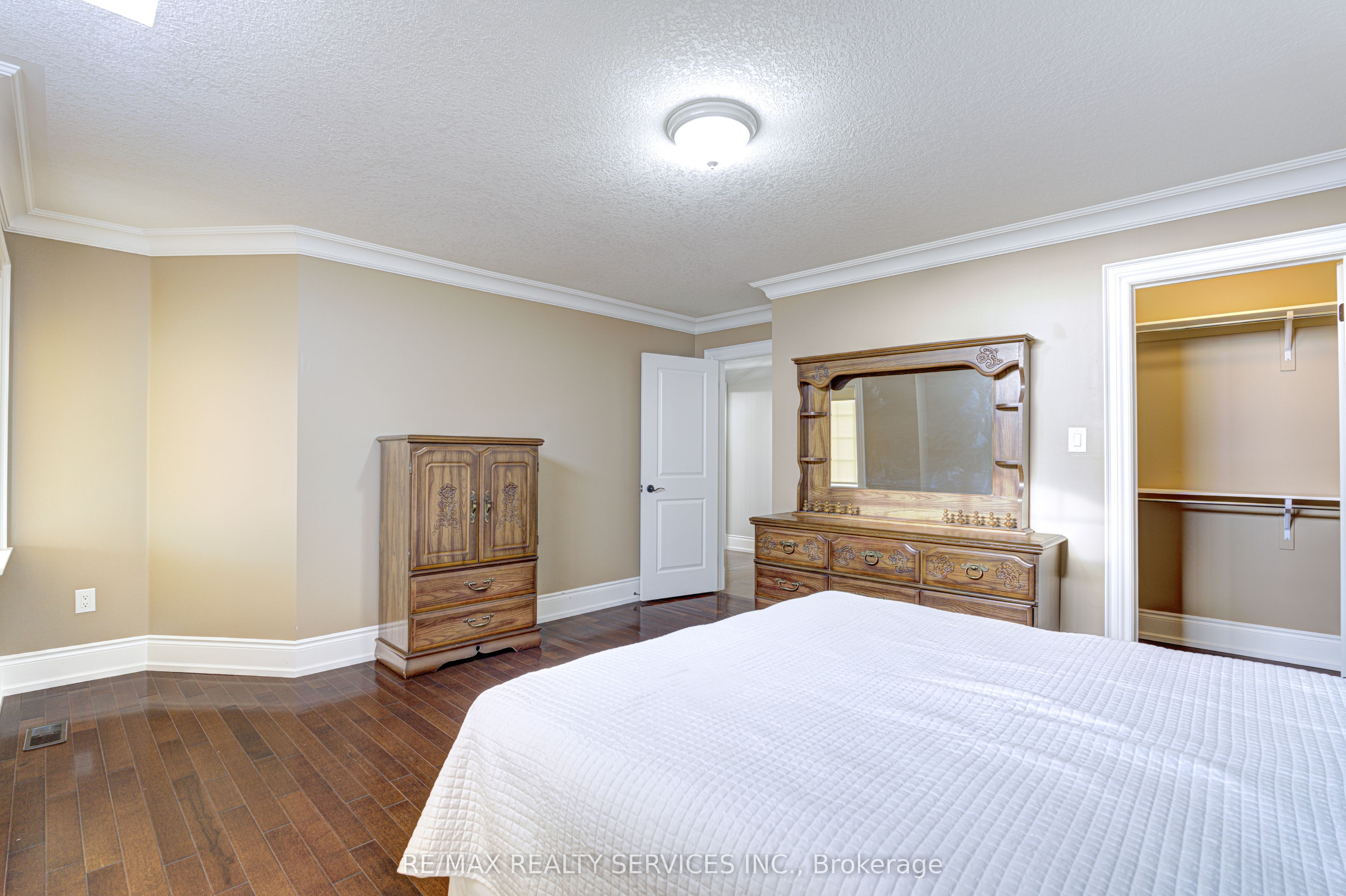 16 Fallgate Drive Property Photo 32