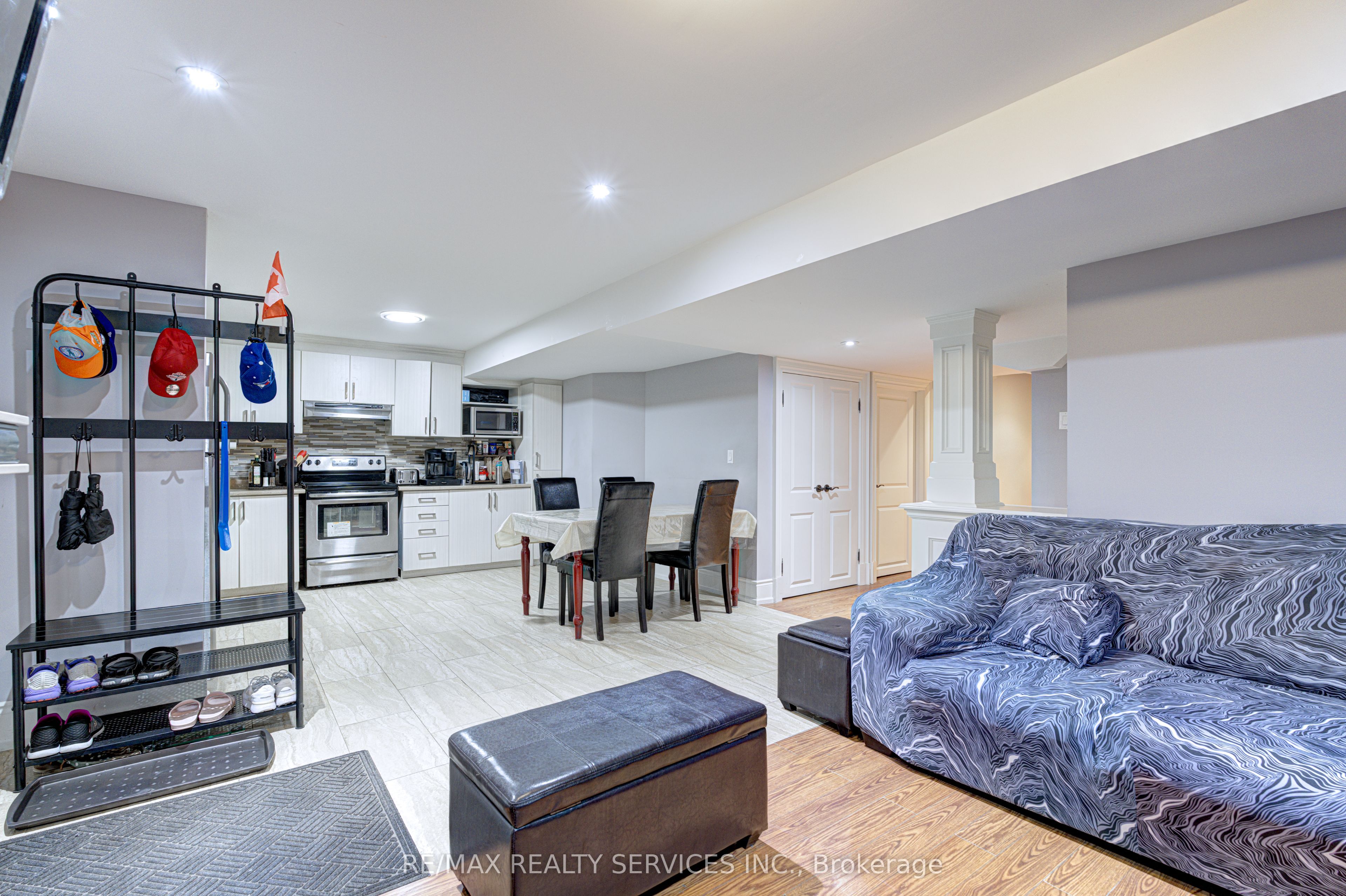 16 Fallgate Drive Property Photo 38