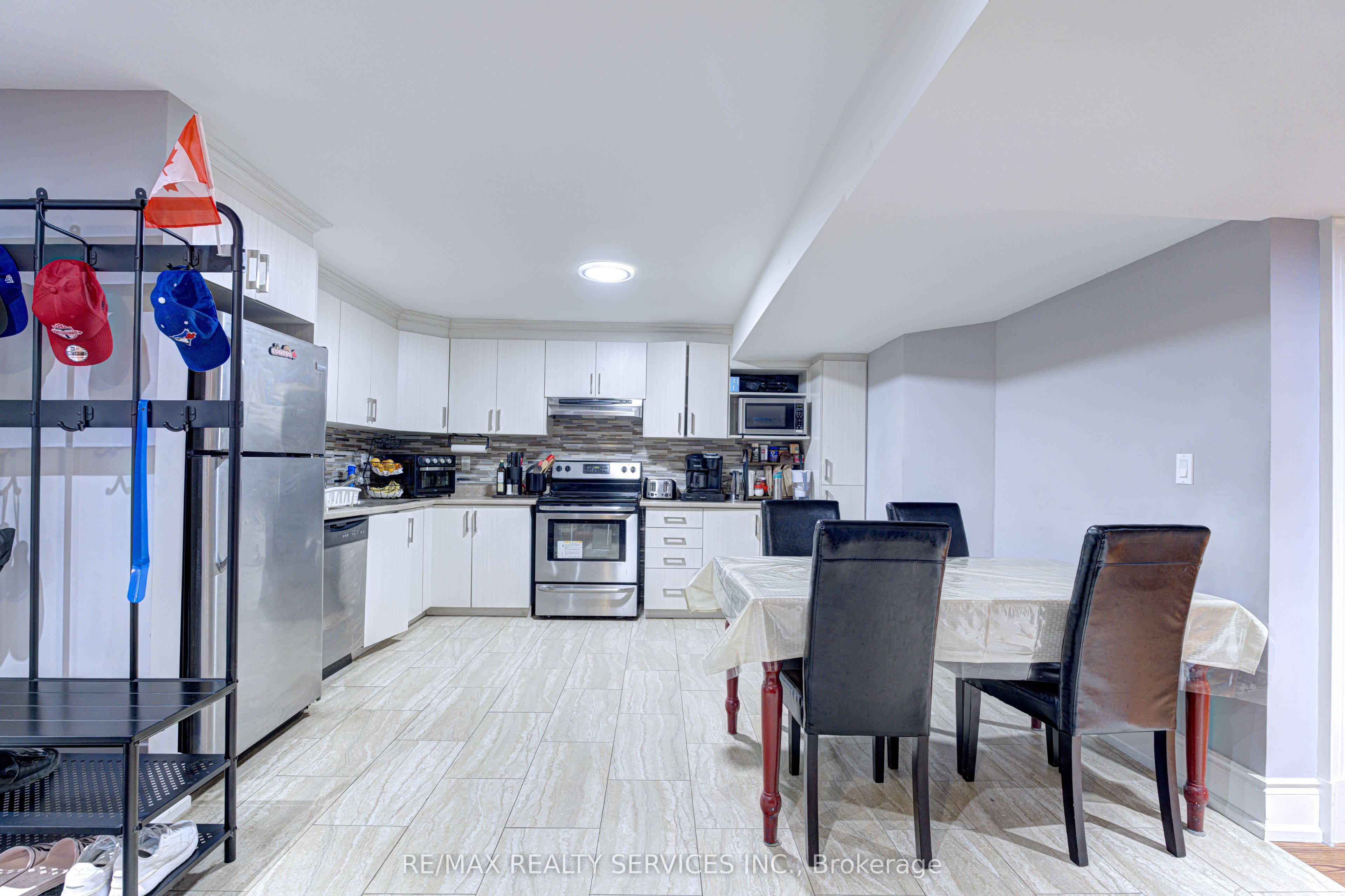 16 Fallgate Drive Property Photo 39