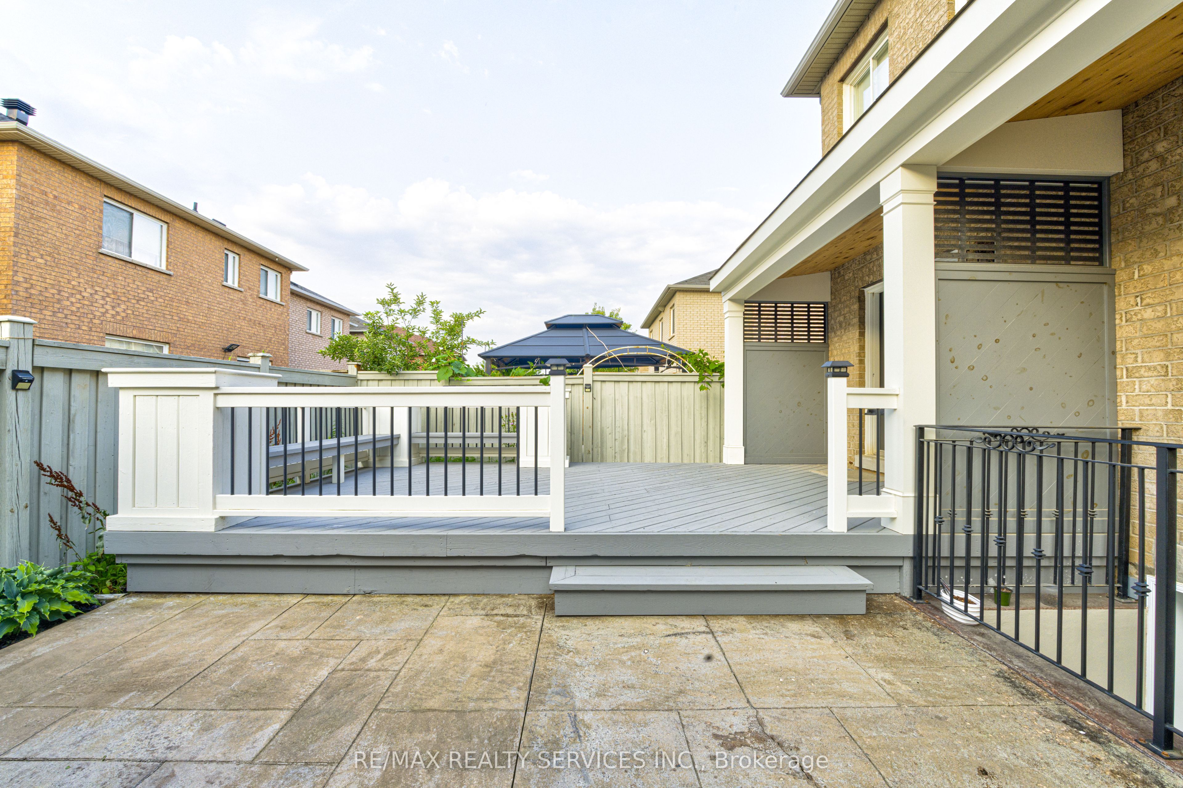 16 Fallgate Drive Property Photo 42