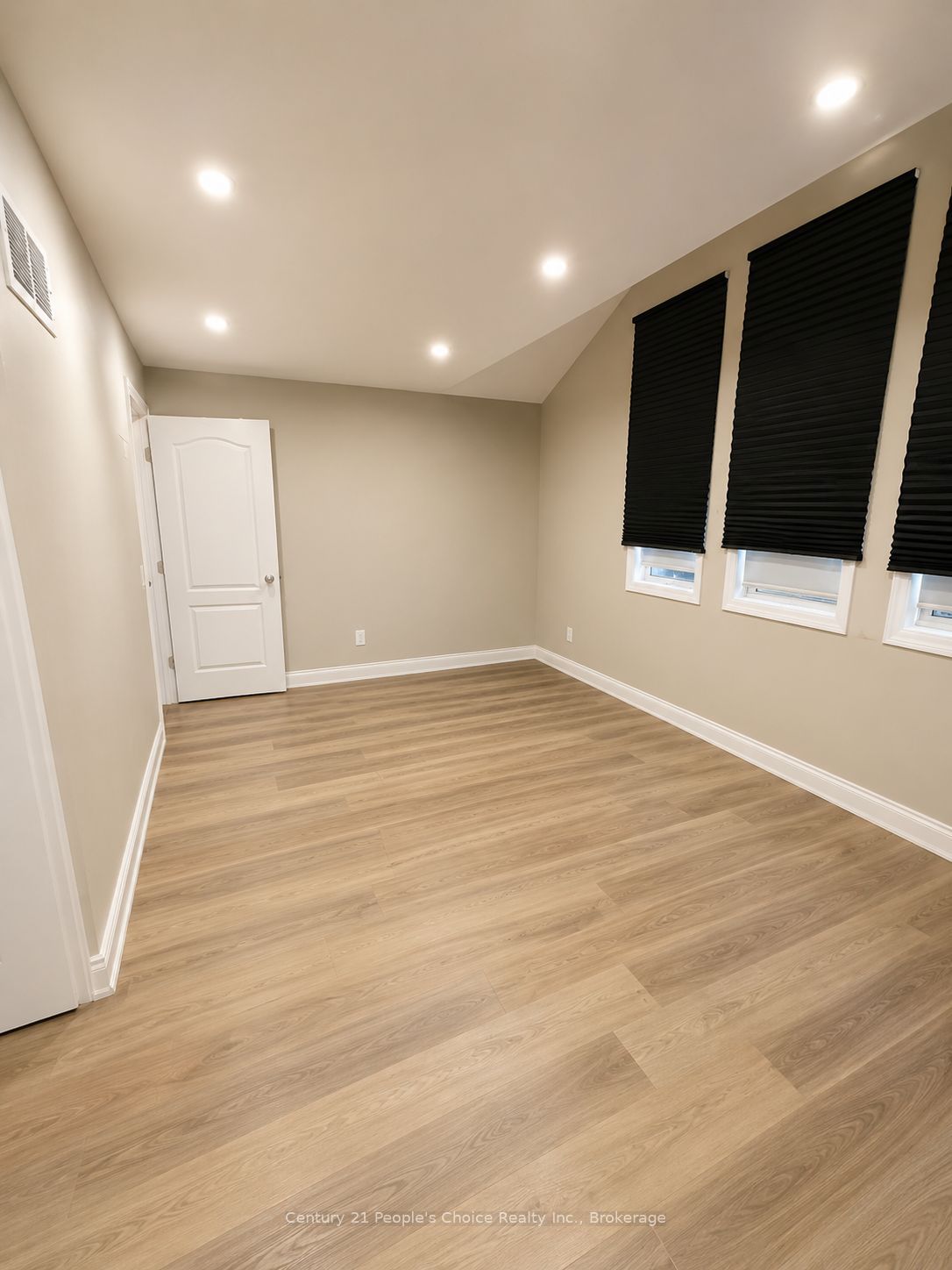 670 Macbeth Heights Property Photo 4