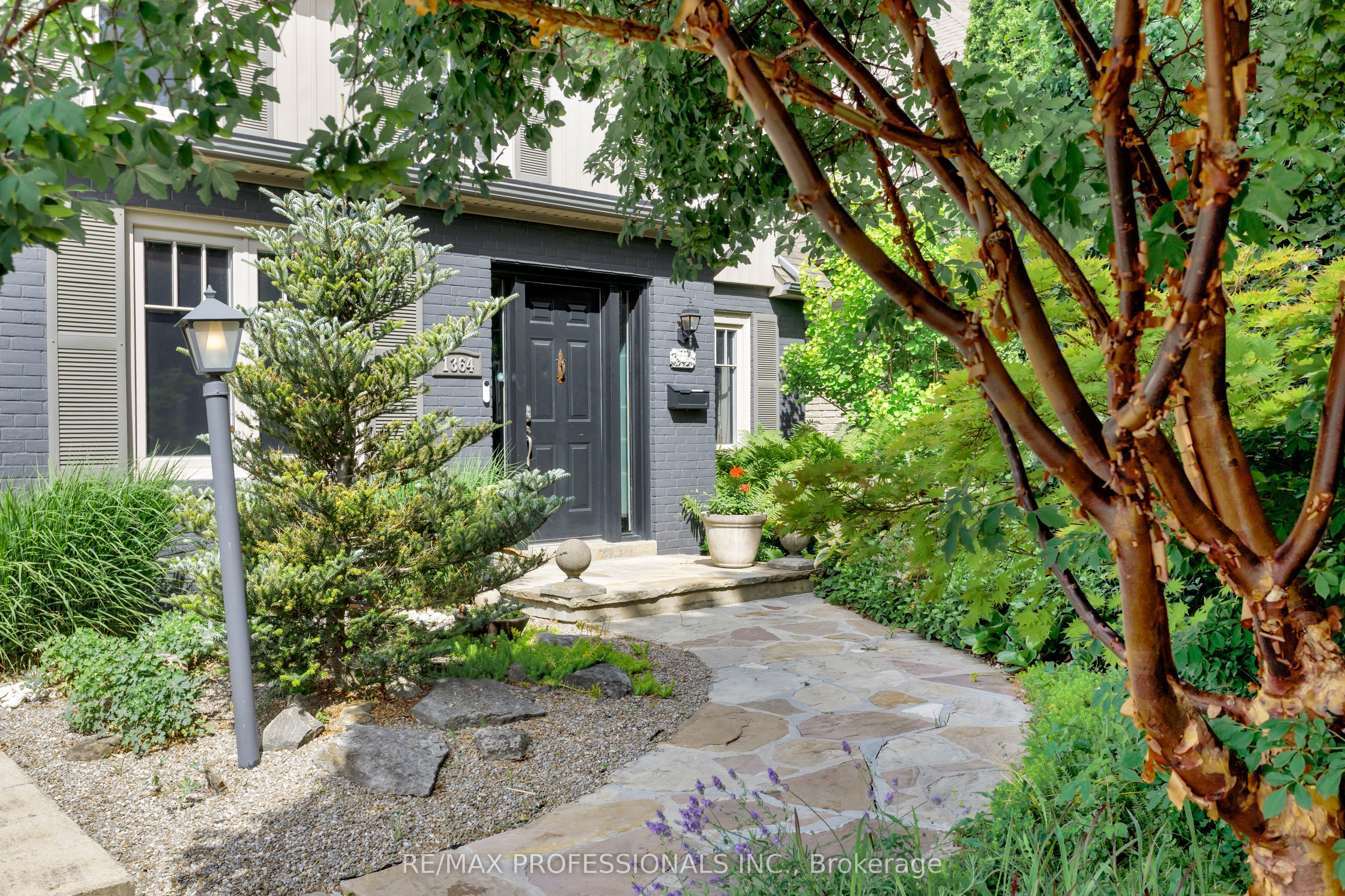 1364 Islington Avenue Property Photo 3