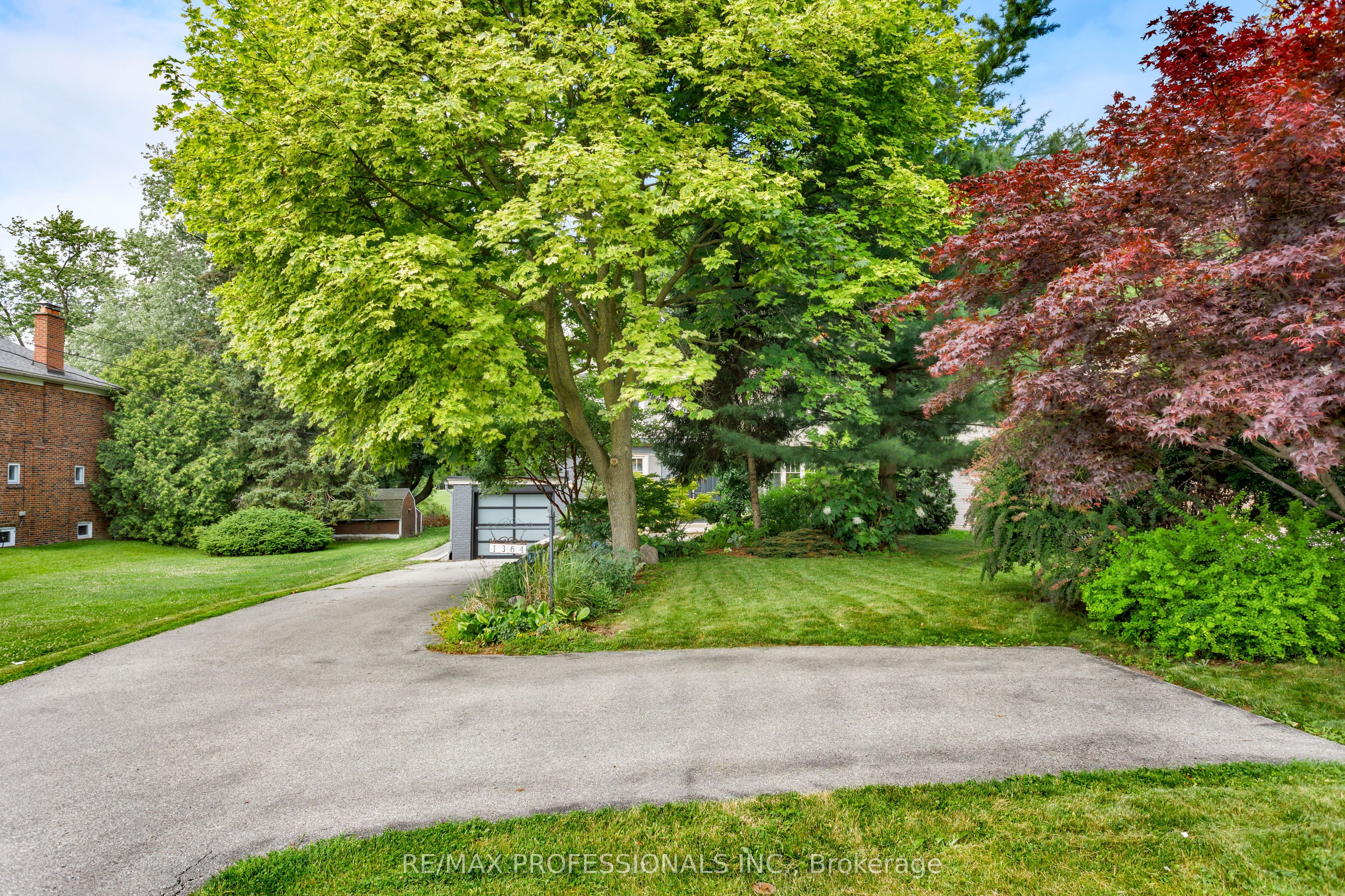 1364 Islington Avenue Property Photo 5