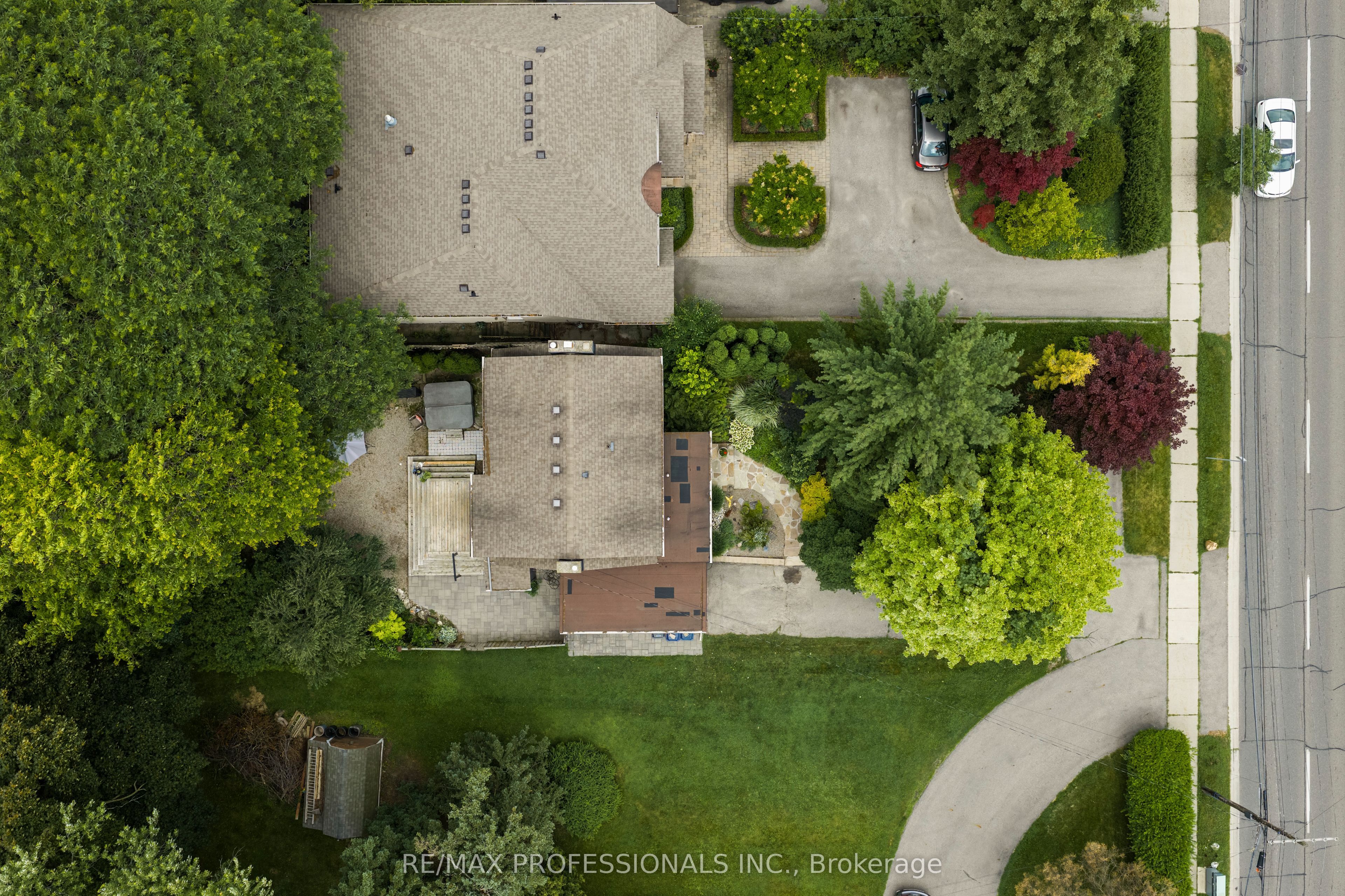 1364 Islington Avenue Property Photo 7