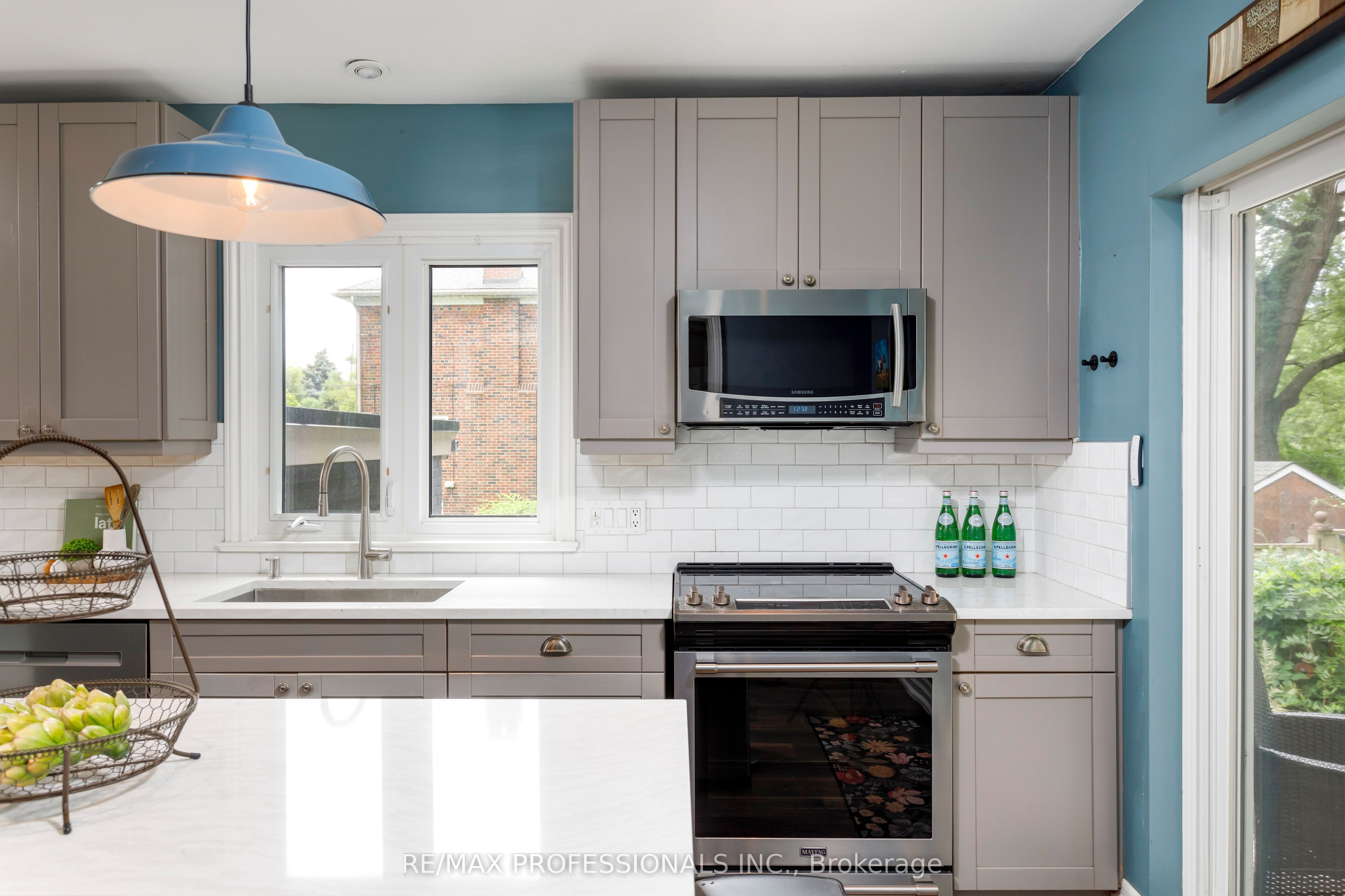 1364 Islington Avenue Property Photo 16