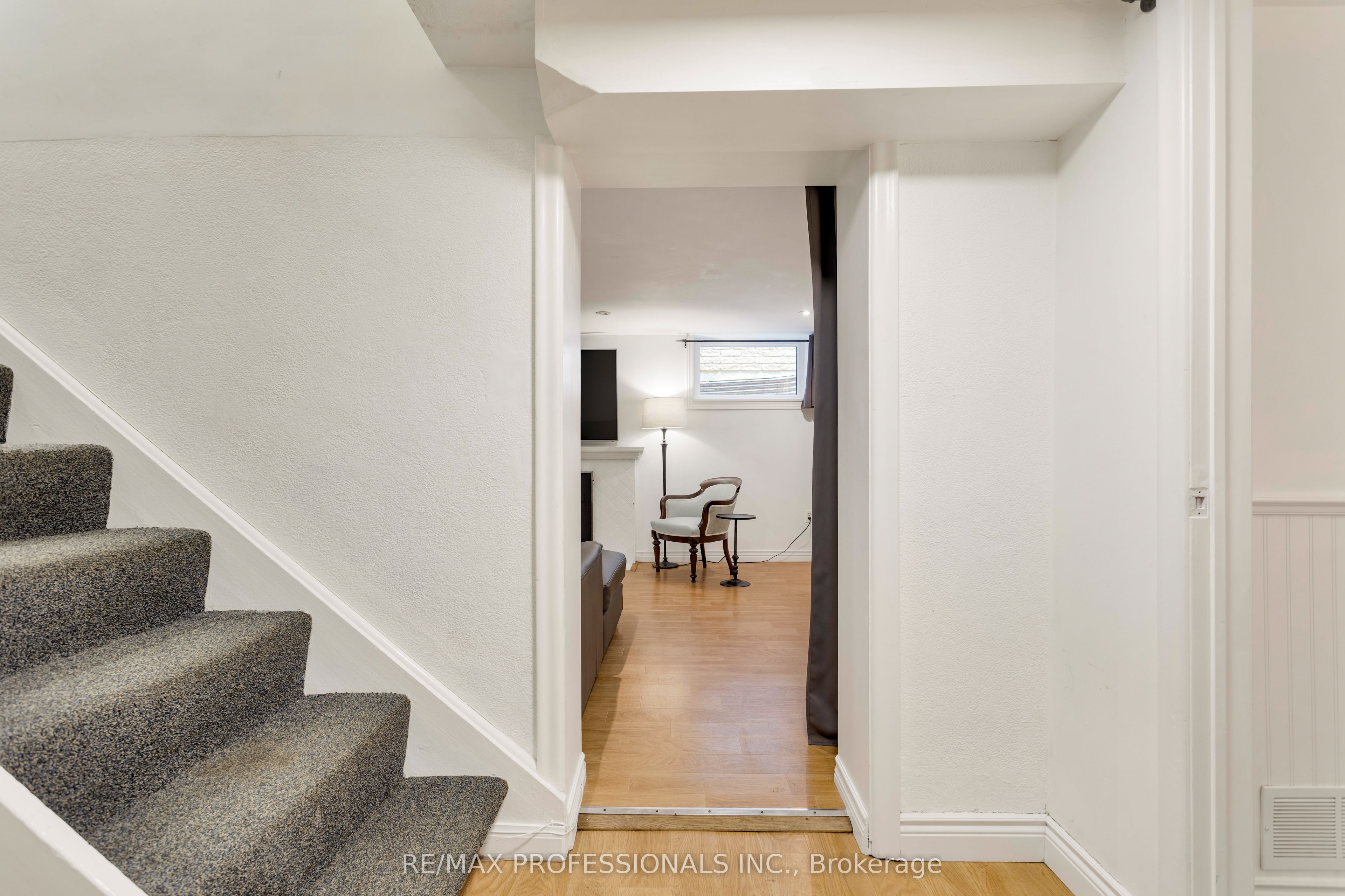 1364 Islington Avenue Property Photo 32