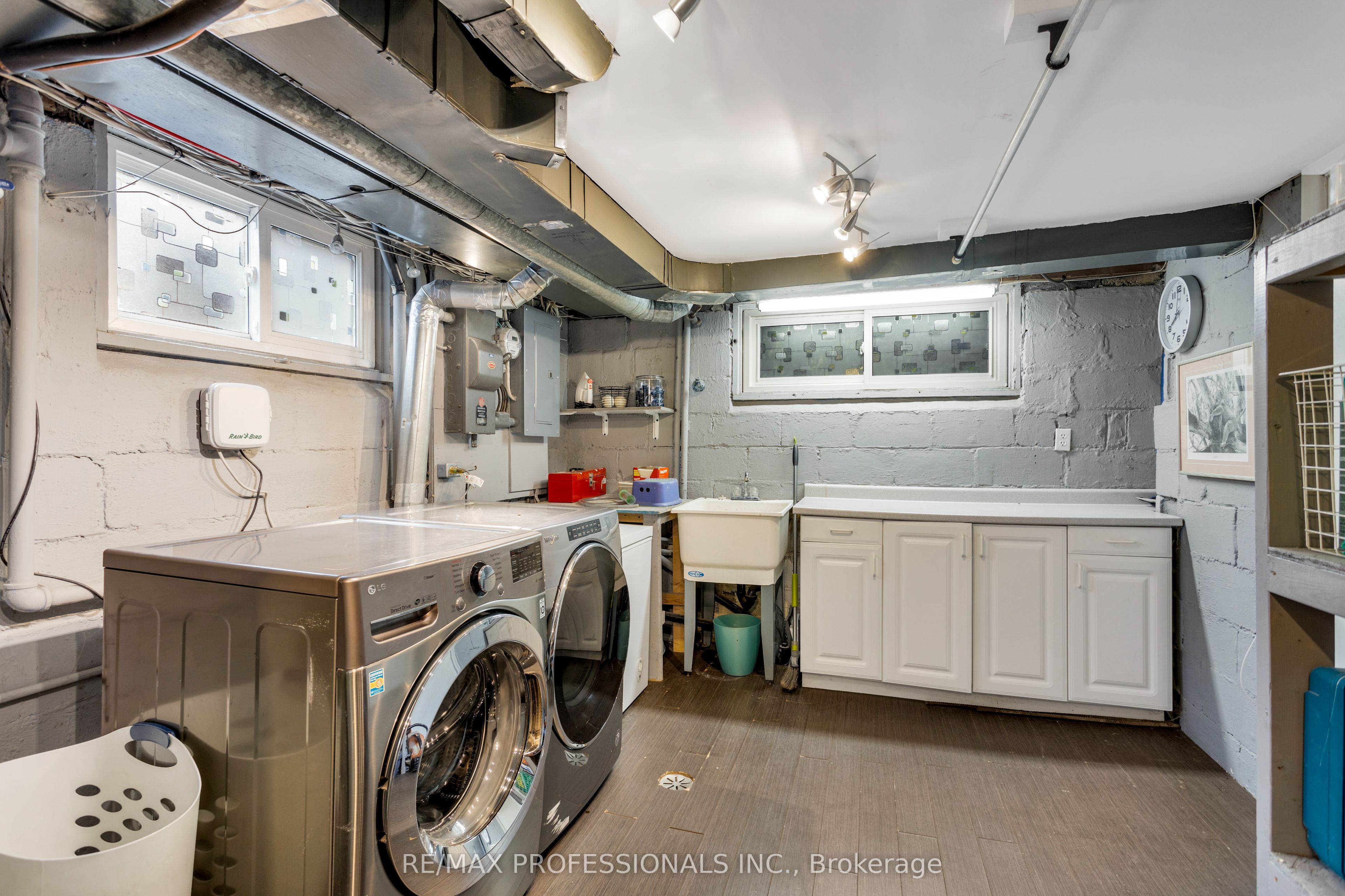 1364 Islington Avenue Property Photo 39