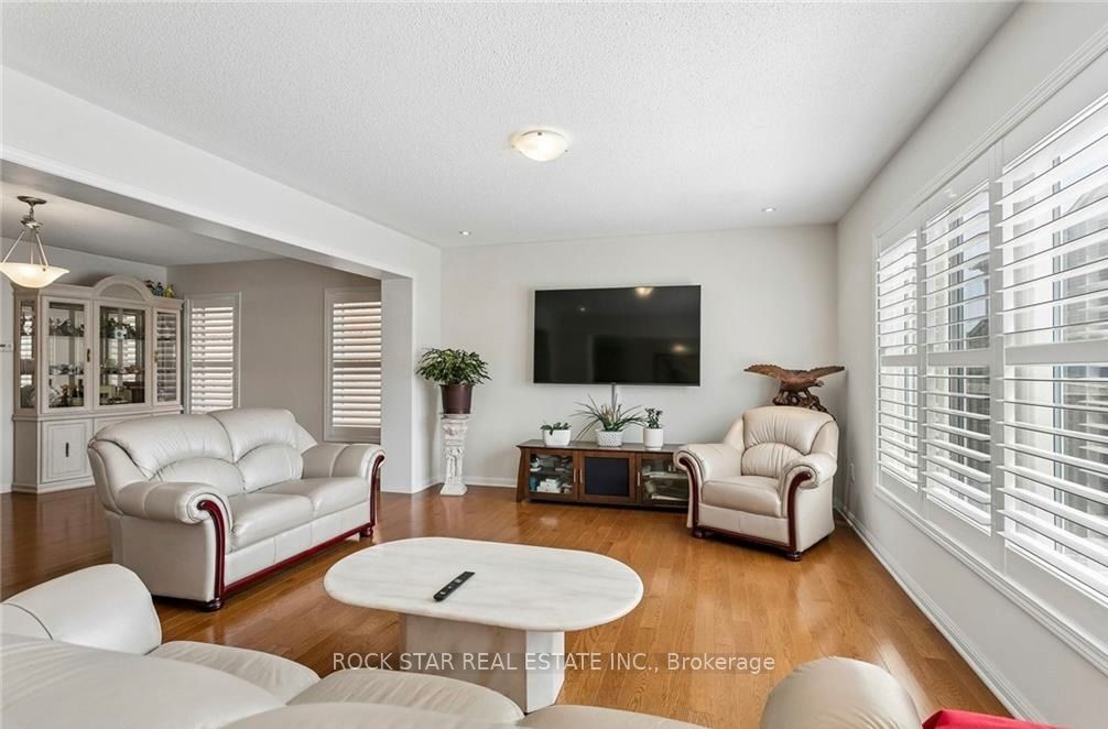 10 Klemscott Road Property Photo 4