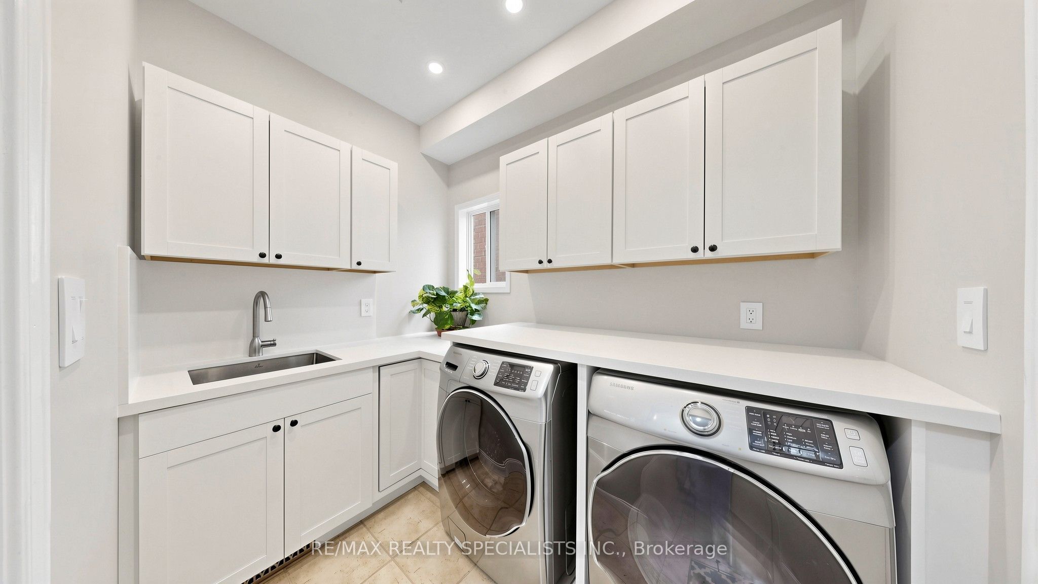 176 Royal Valley Drive Property Photo 37
