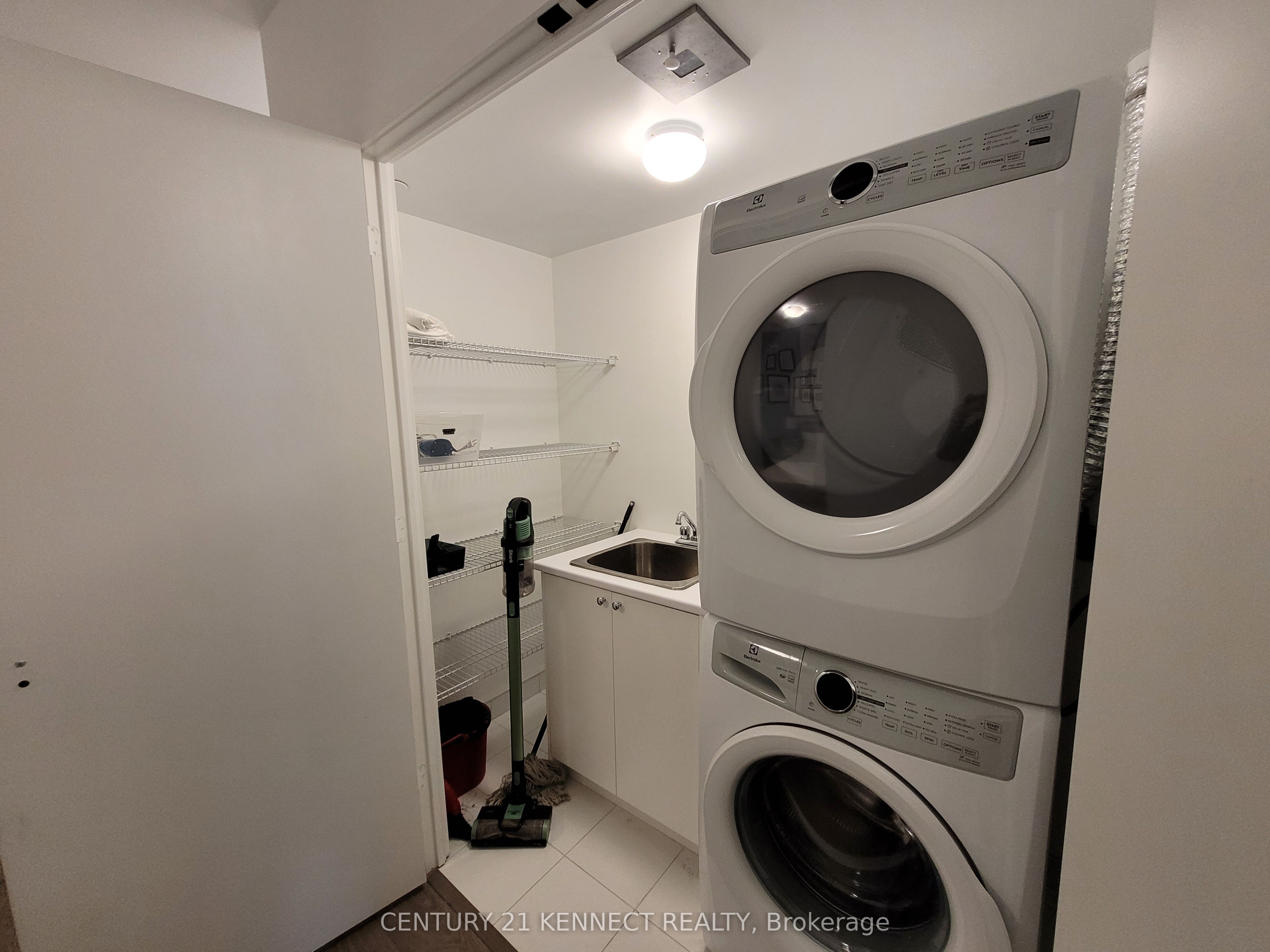 60 George Butchart Drive Th02 Property Photo 29