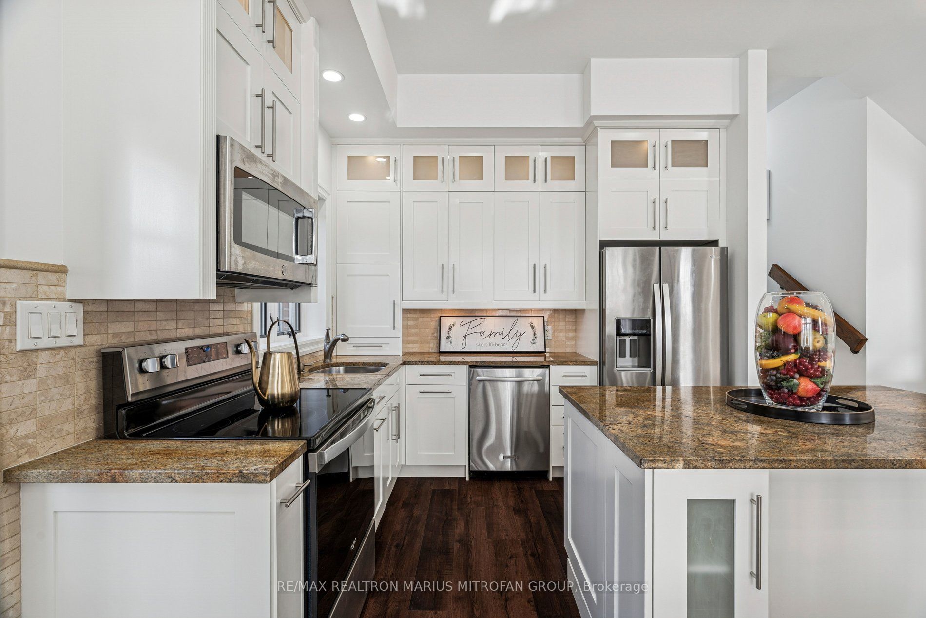 7 Rollins Place Property Photo 12